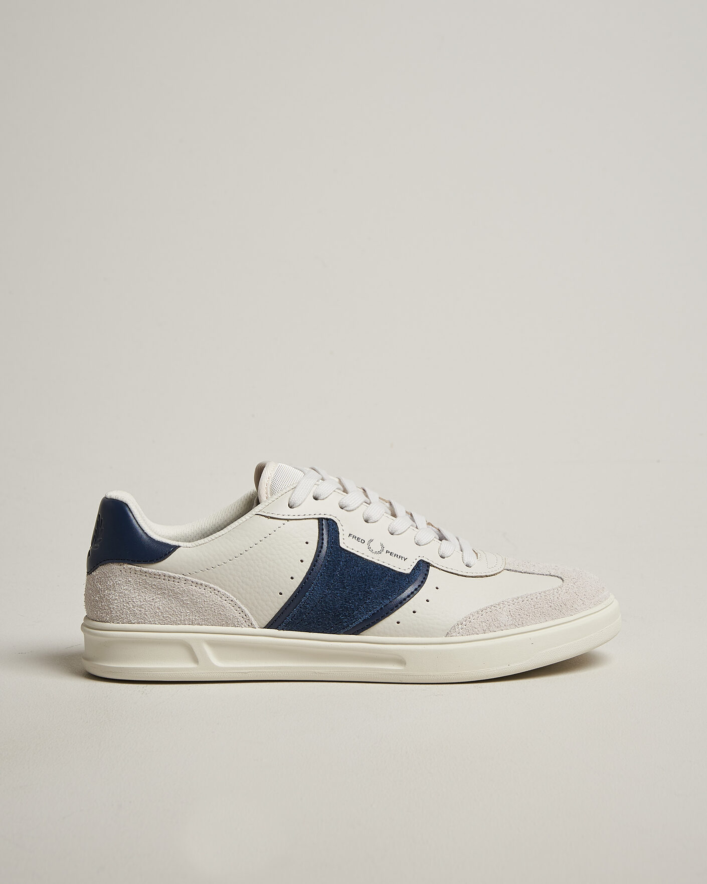 Heren | Sneakers | Fred Perry | B4 Leather/Suede Sneaker Porcelain/Navy