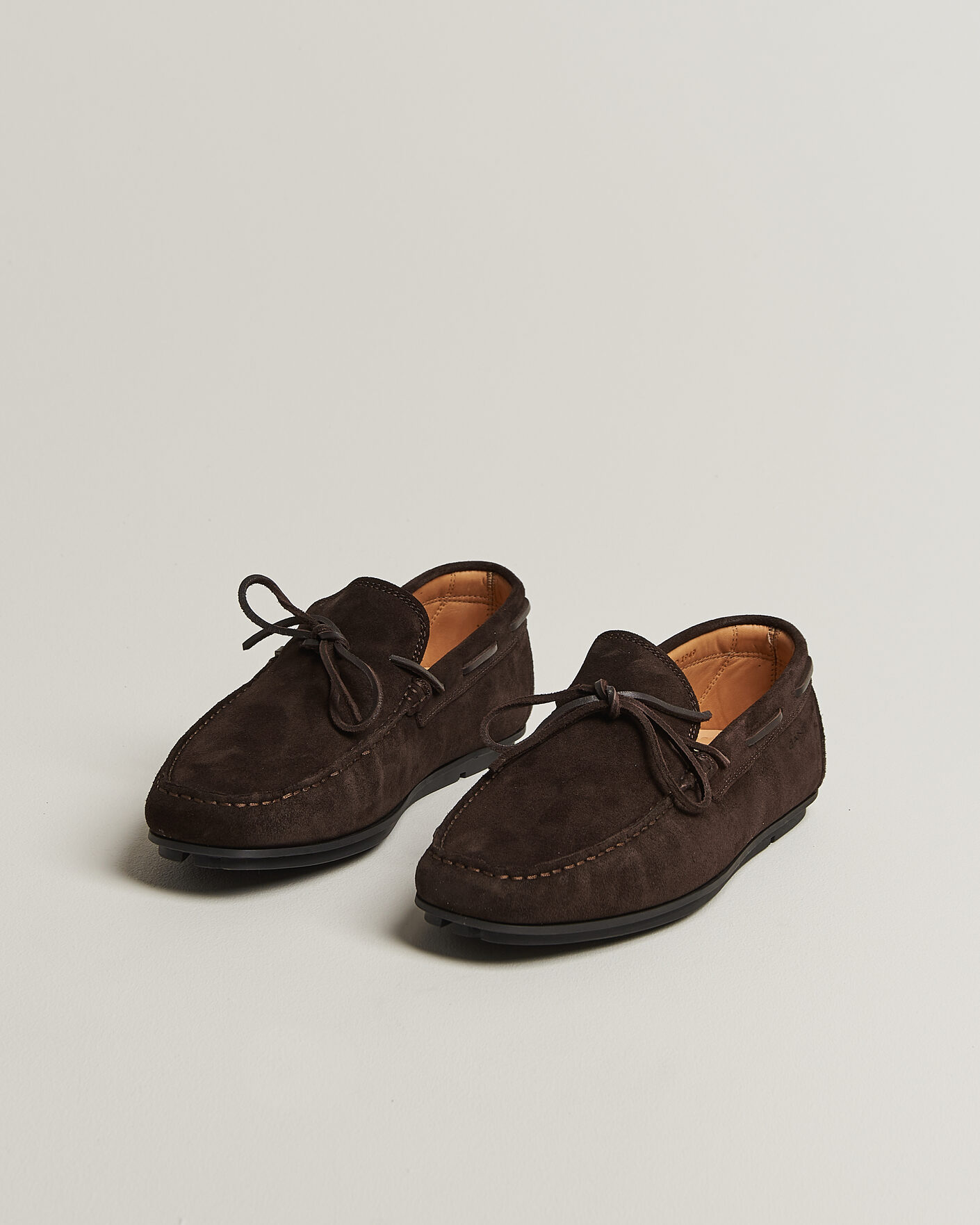 Heren | Mocassins | Gant | Wilmon Laced Suede Car Shoe Dark Brown