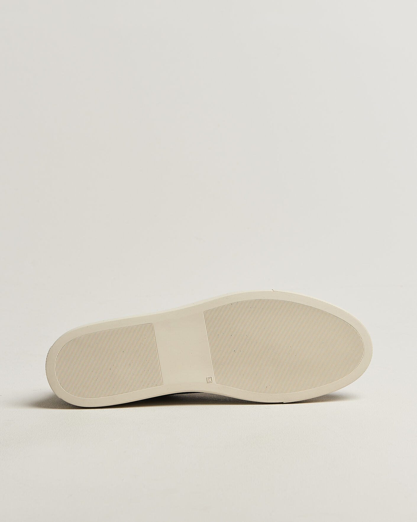 Heren | Sneakers | Common Projects | BBall Slim Deconstructed Suede Sneaker Off Black