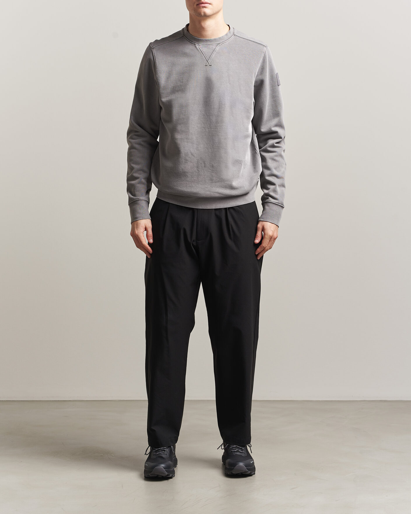 Heren | Truien | Sail Racing | Wind Pigment Dyed Sweatshirt Frost Grey