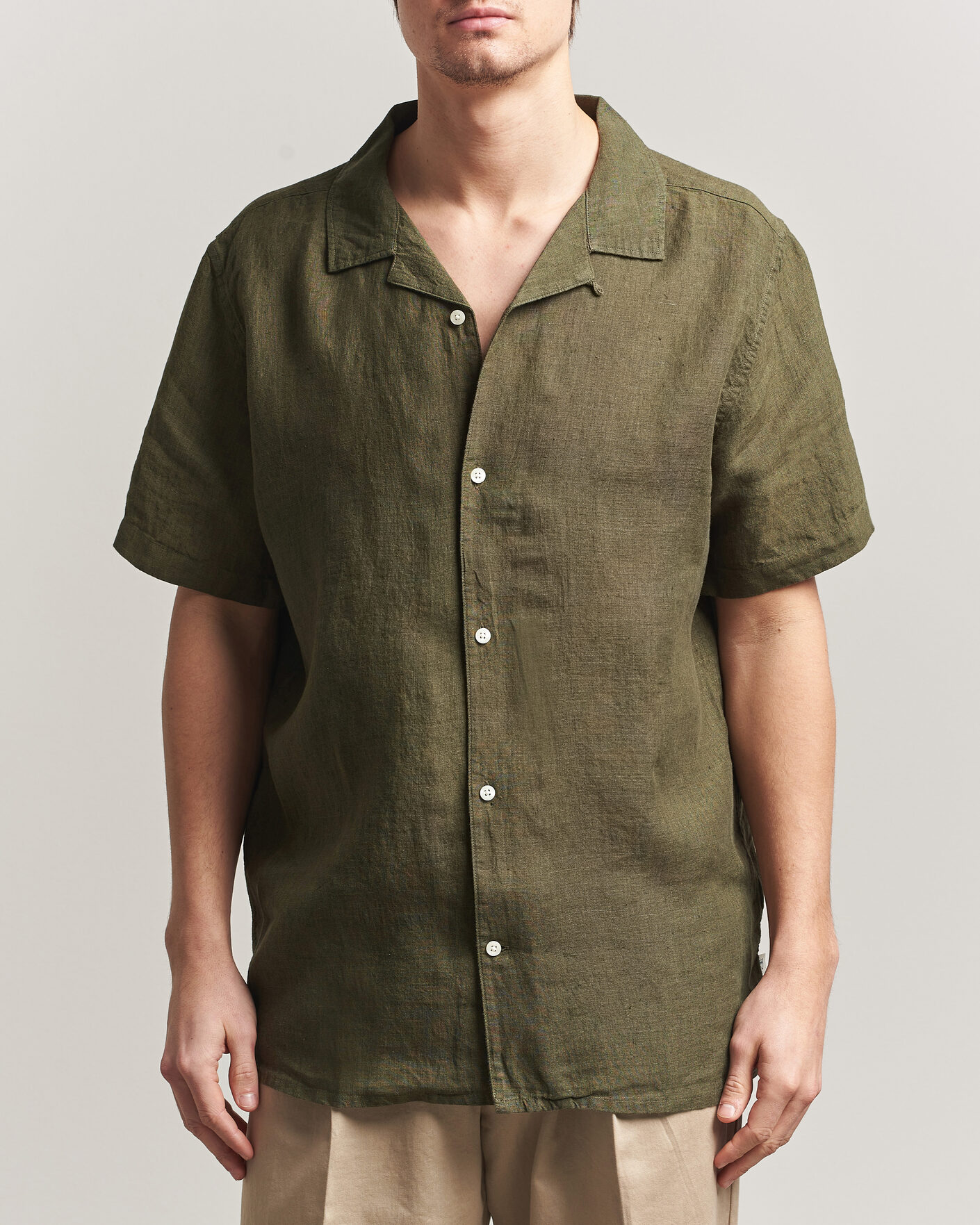 Heren | Overhemden | KnowledgeCotton Apparel | Short Sleeve Linen Resort Shirt Burnt Olive