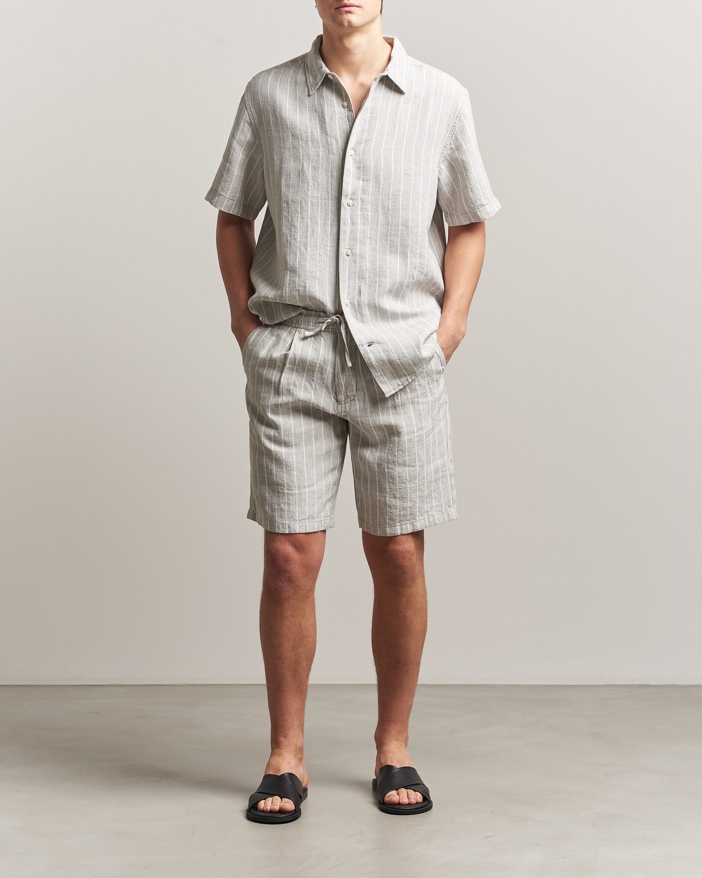 Heren | Korte broek | KnowledgeCotton Apparel | Striped Loose Linen Shorts Grey