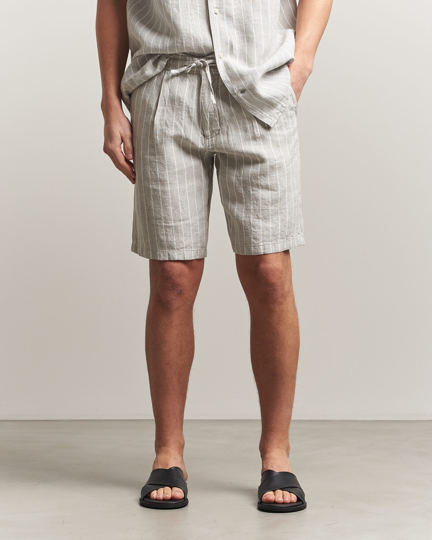 Heren | Korte broek | KnowledgeCotton Apparel | Striped Loose Linen Shorts Grey