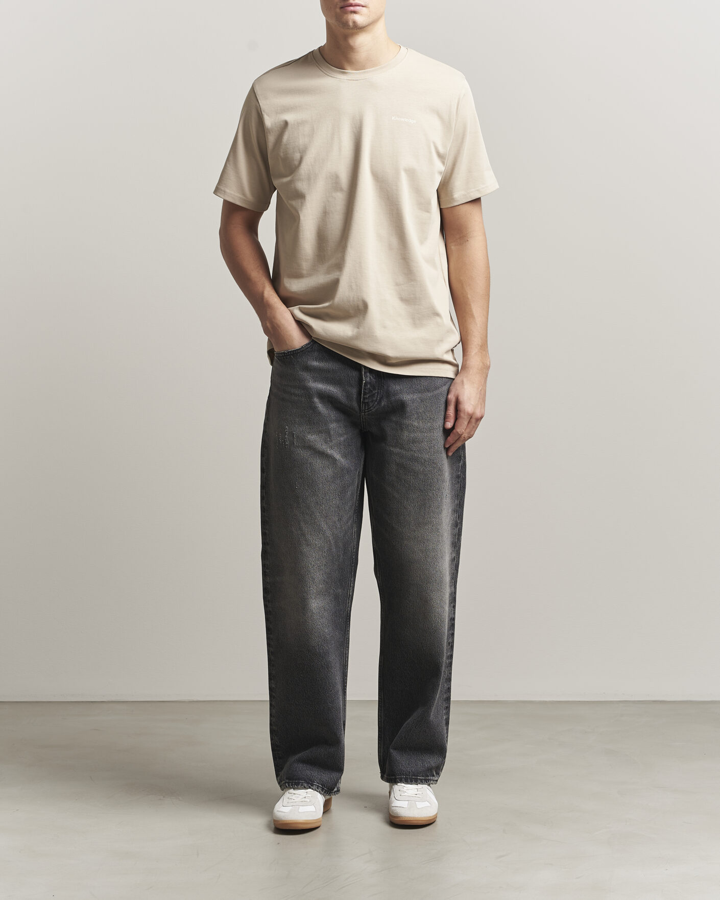 Heren | T-shirts | KnowledgeCotton Apparel | Back Print T-Shirt Light Feather Grey