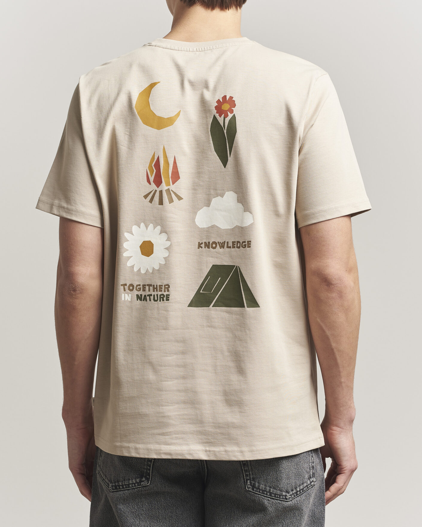 Heren | T-shirts | KnowledgeCotton Apparel | Back Print T-Shirt Light Feather Grey