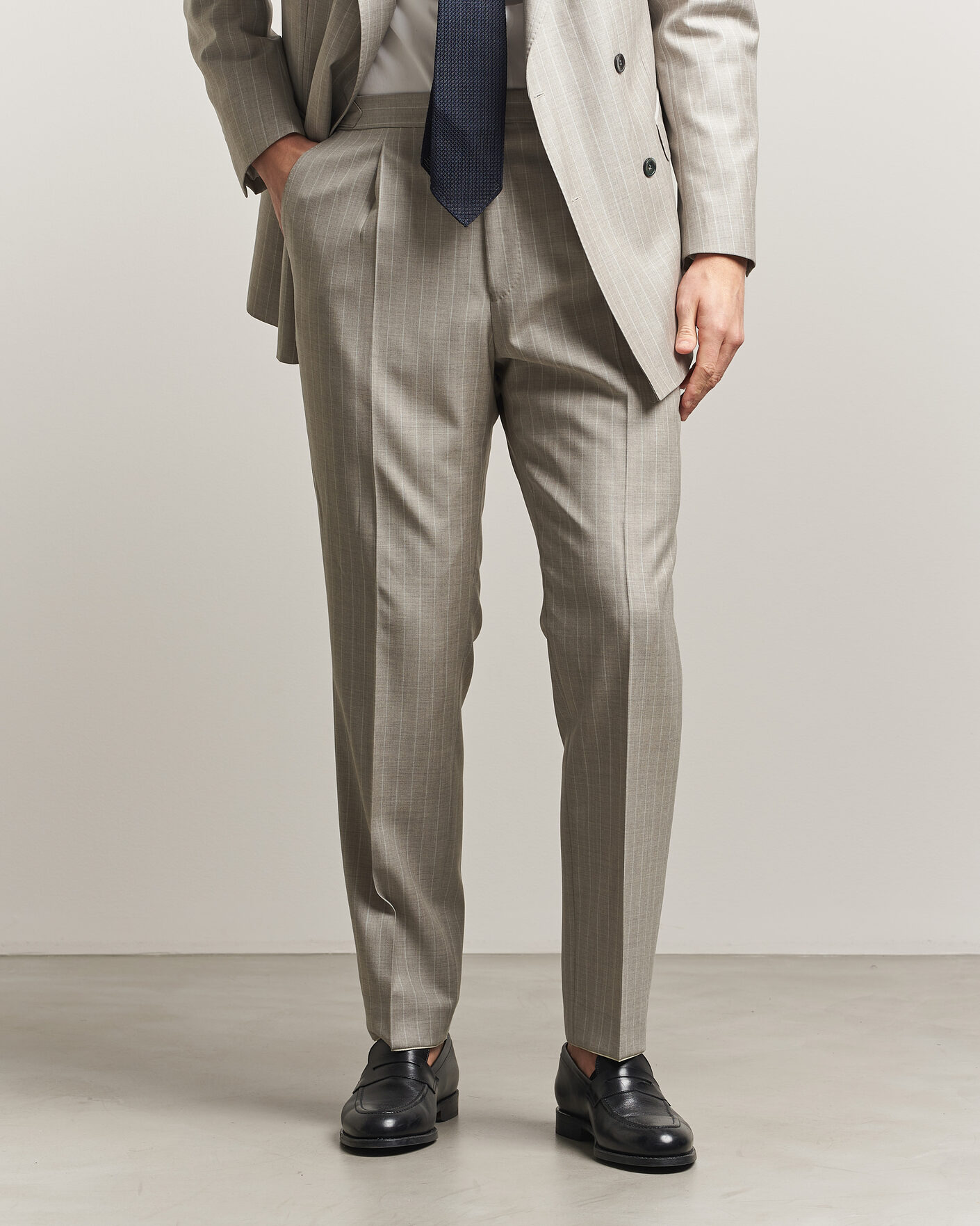 Heren | Broeken | Oscar Jacobson | Delon Striped Wool Trousers Beige