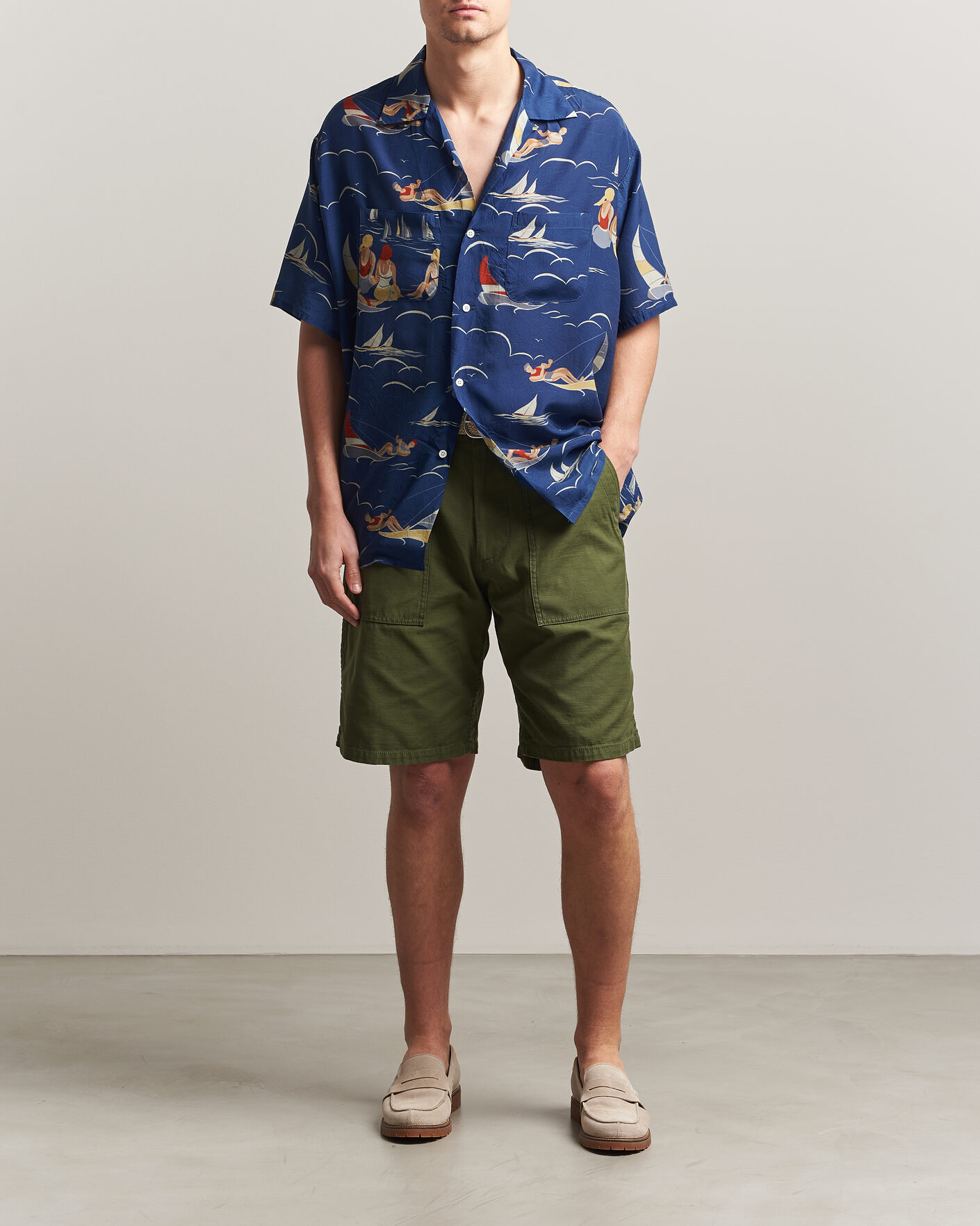 Heren | Overhemden | BEAMS PLUS | Holiday Print Camp Shirt Navy