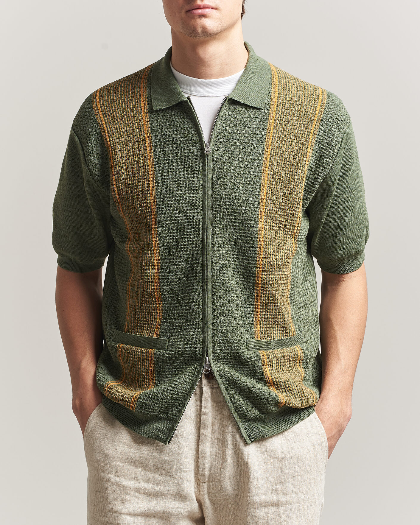 BEAMS PLUS Zip Knit Striped Polo Olive | Man - CareOfCarl.nl