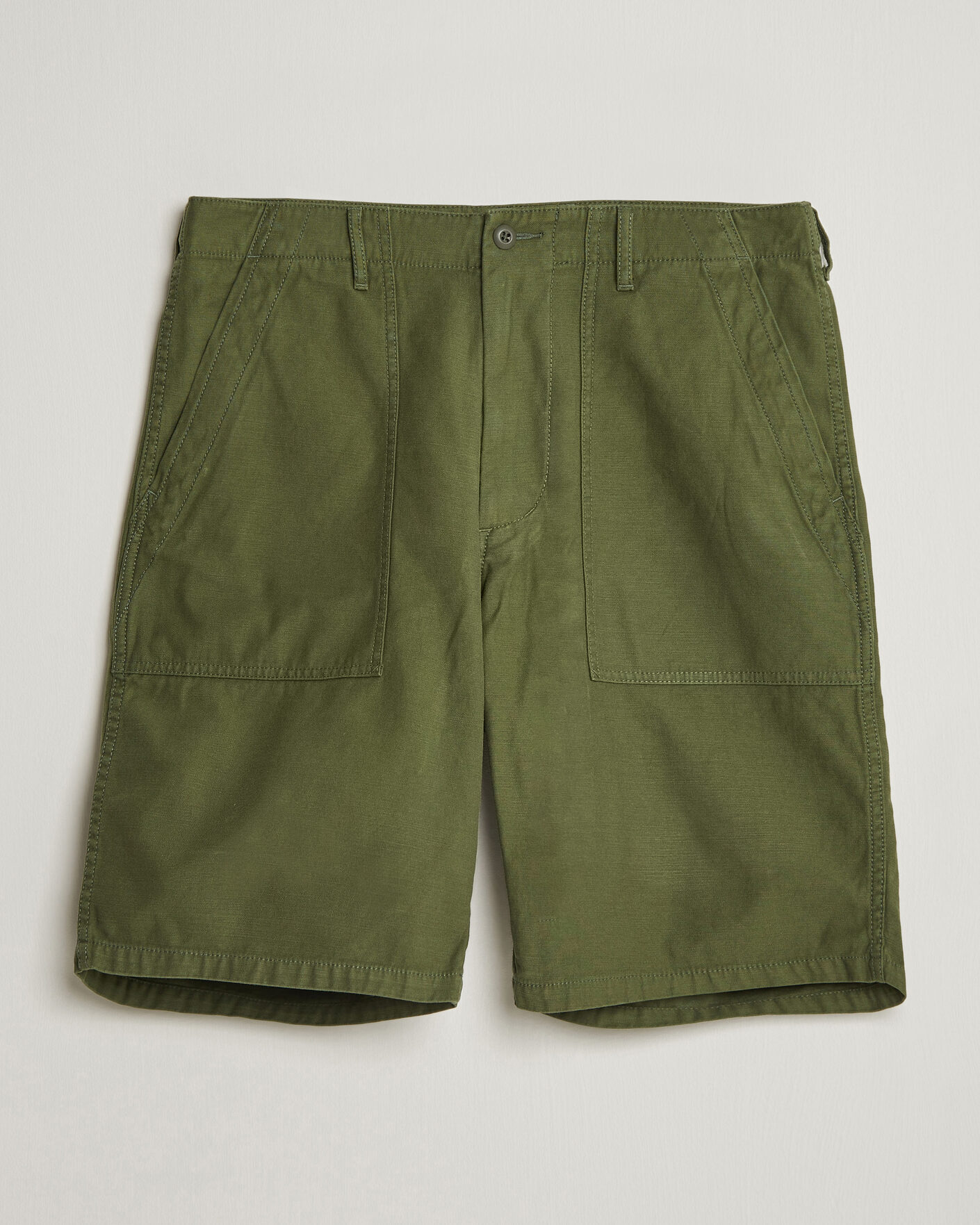 Heren | Korte broek | BEAMS PLUS | MIL Utility Sateen Shorts Olive