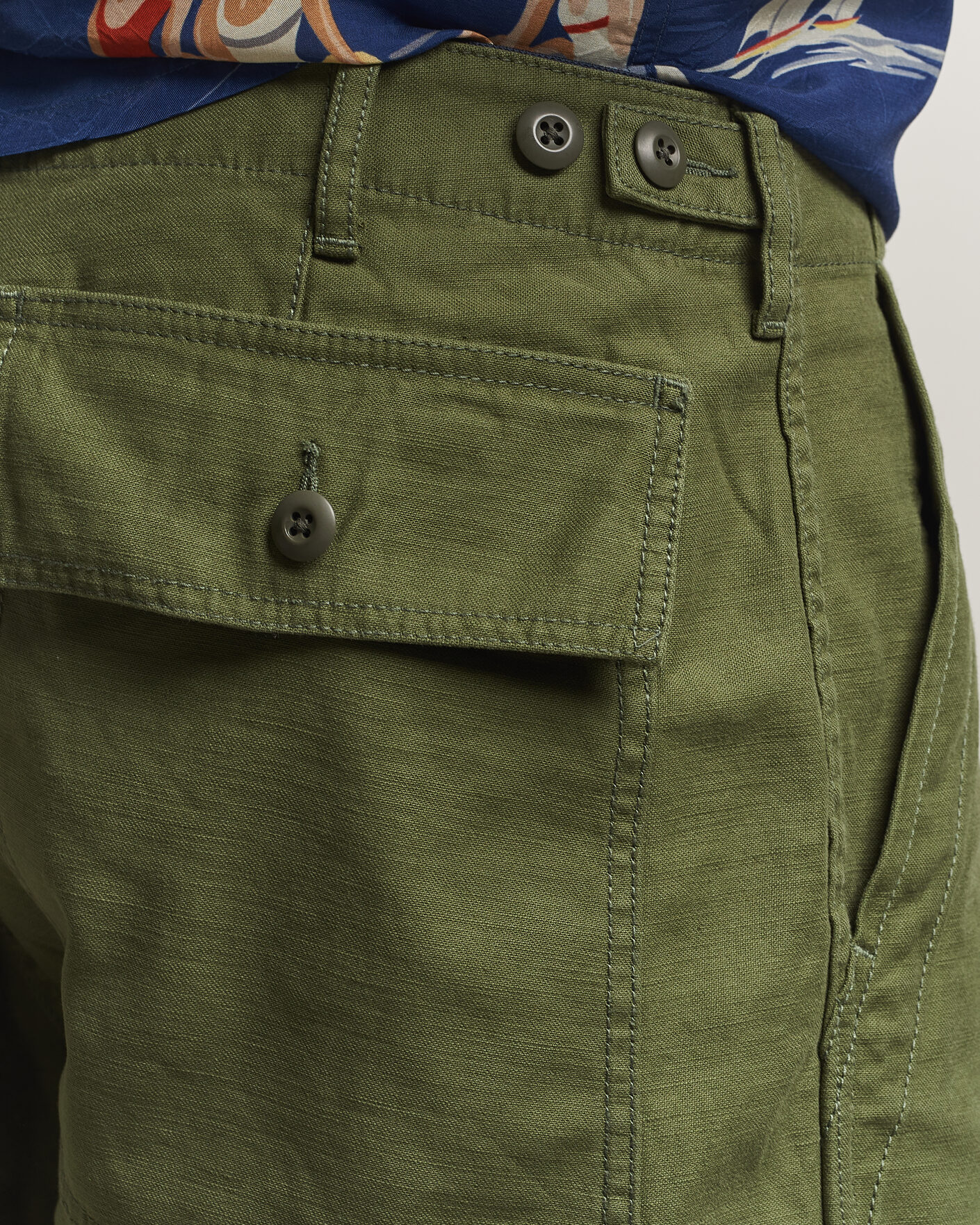 Heren | Korte broek | BEAMS PLUS | MIL Utility Sateen Shorts Olive