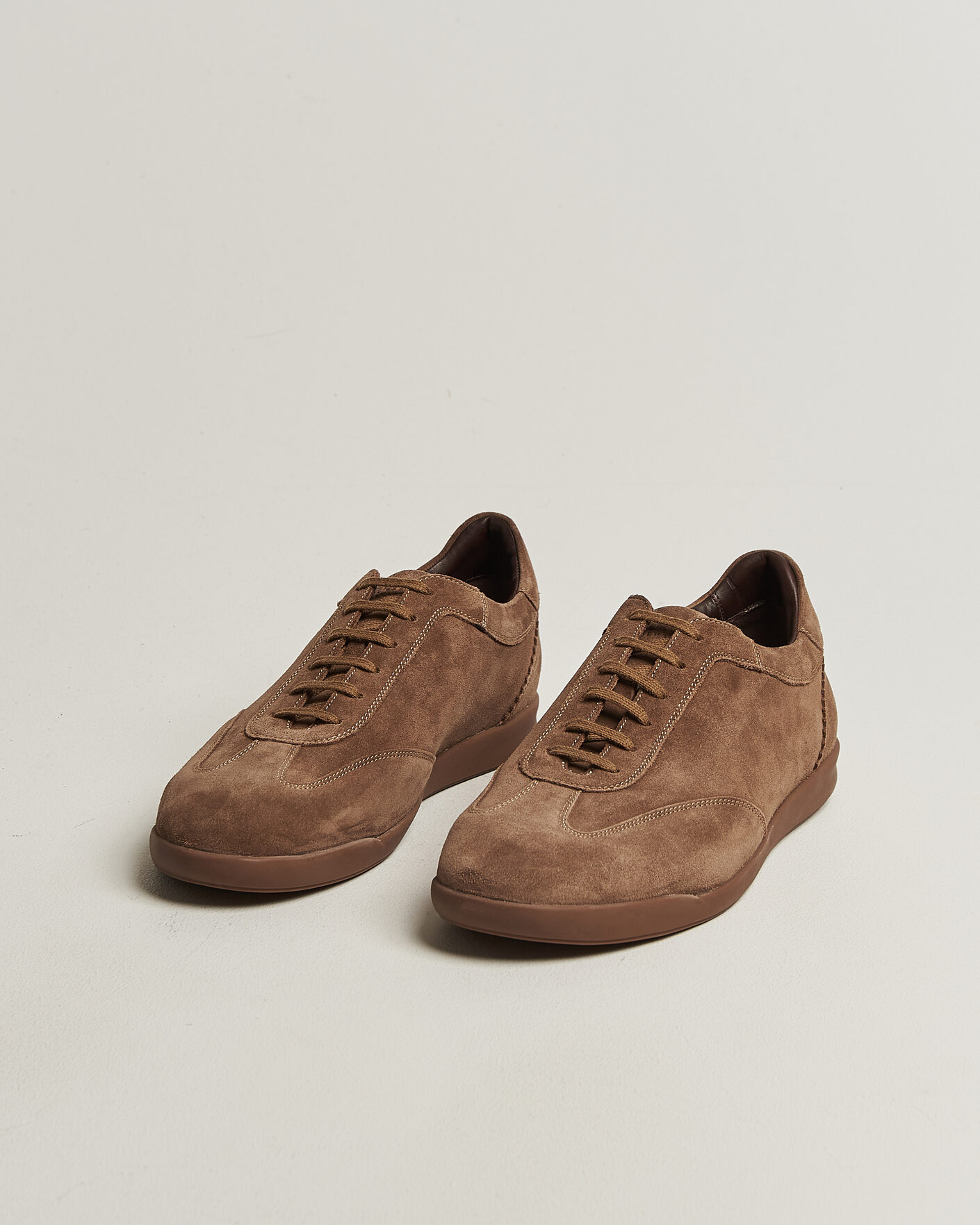 Heren | Sneakers | Loake Shoemakers | Mayfair Suede Dress Sneaker Flint