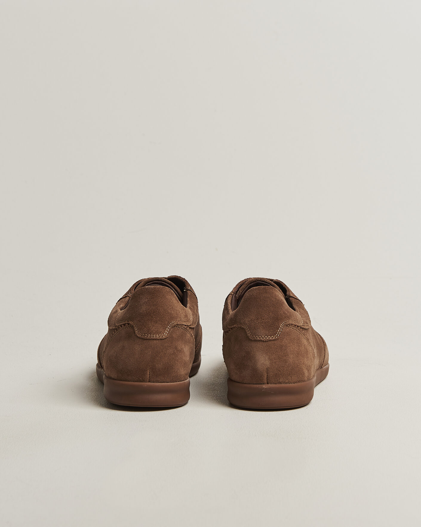 Heren | Sneakers | Loake Shoemakers | Mayfair Suede Dress Sneaker Flint