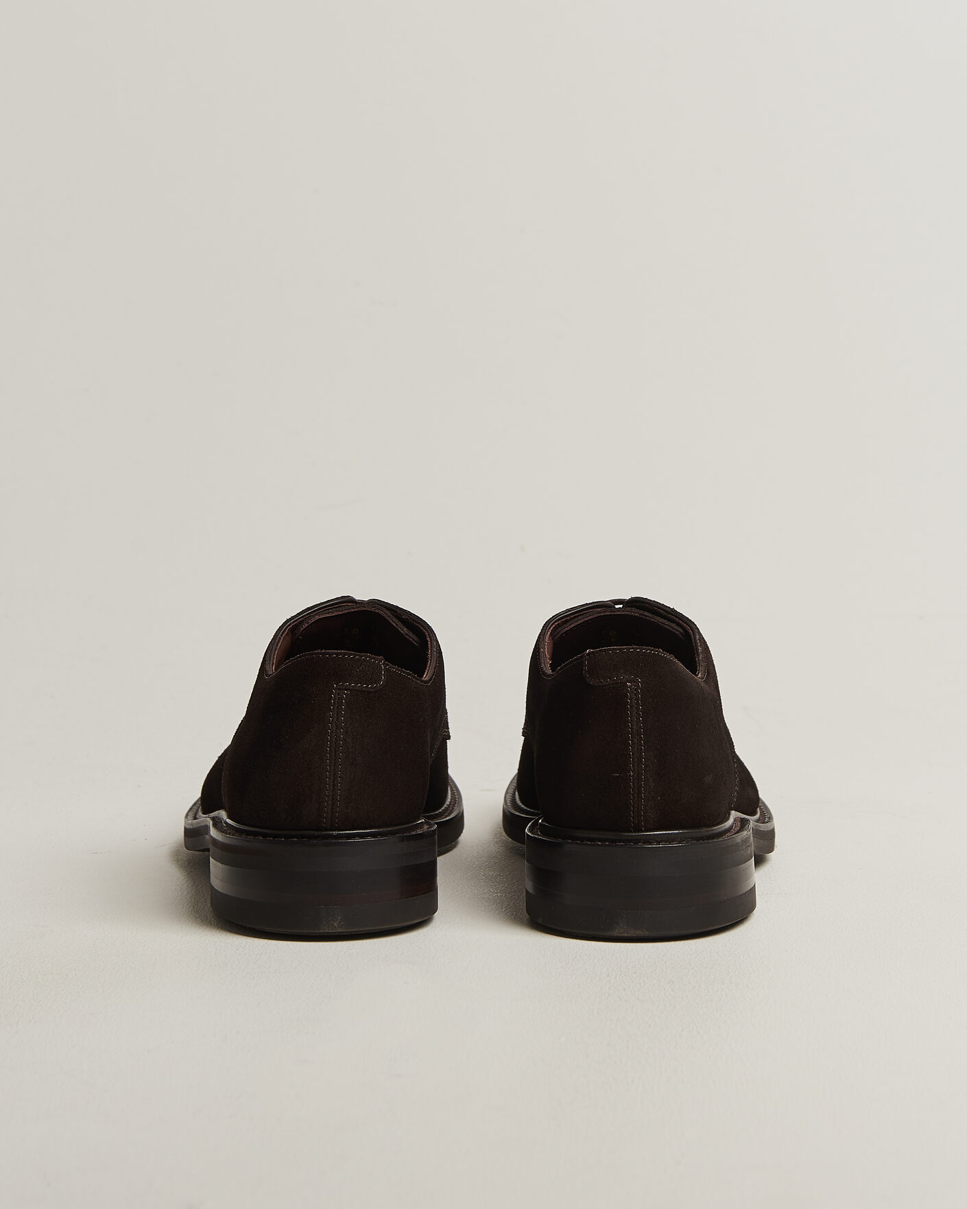 Heren | Derby schoenen | Loake 1880 | Barbican Suede Derby Dark Brown