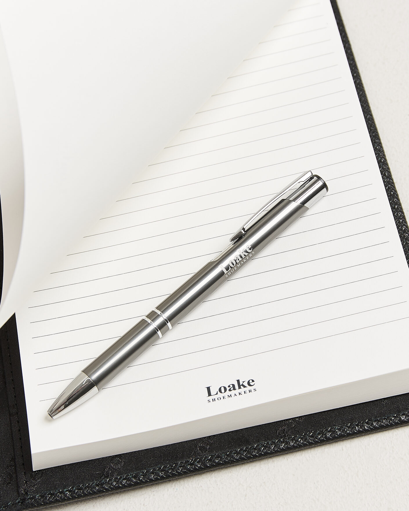 Heren | Notitieboekjes | Loake Shoemakers | Savoy Grain Leather Notebook Black