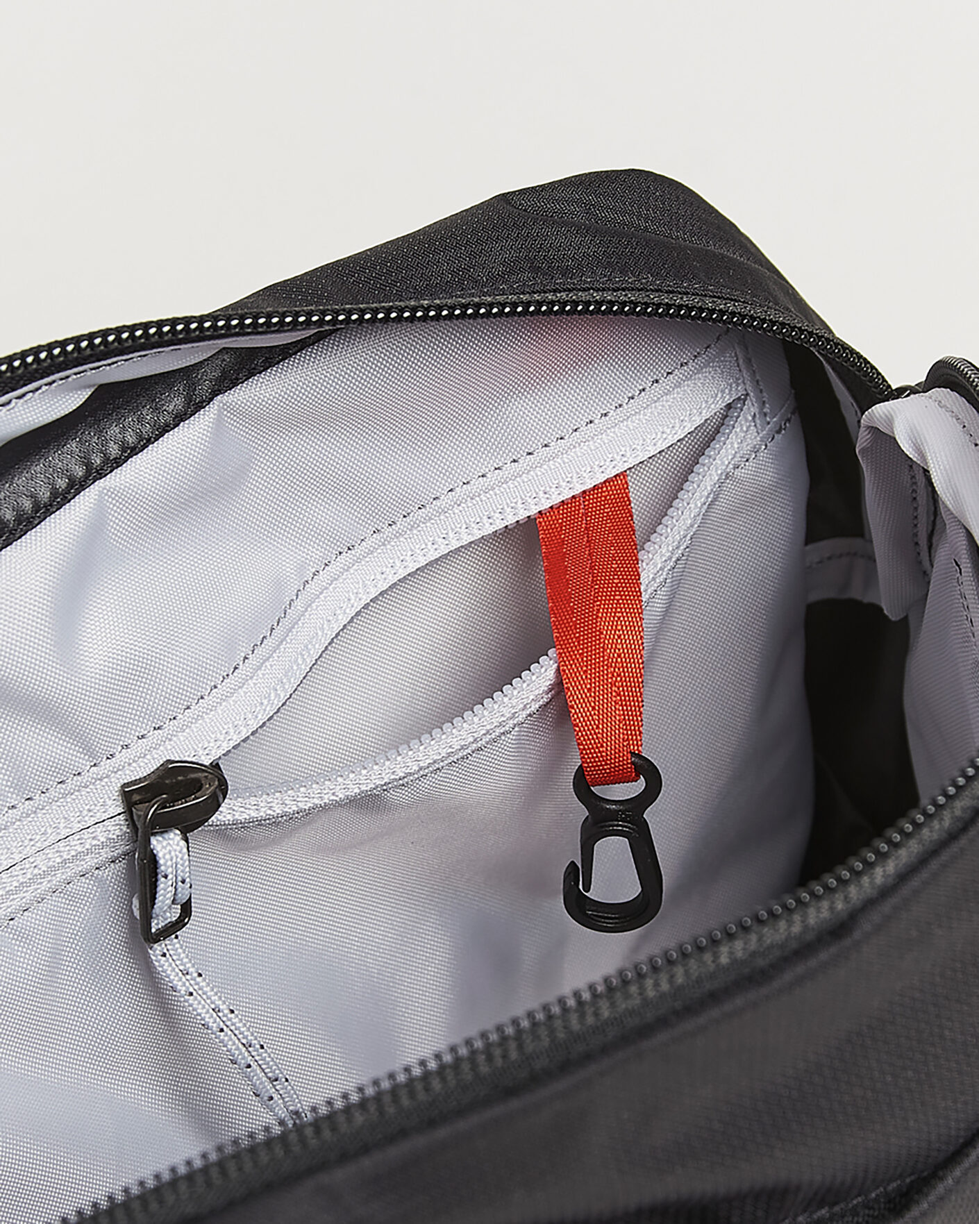 Arc'teryx Heliad Crossbody Bag Black | Man - CareOfCarl.nl