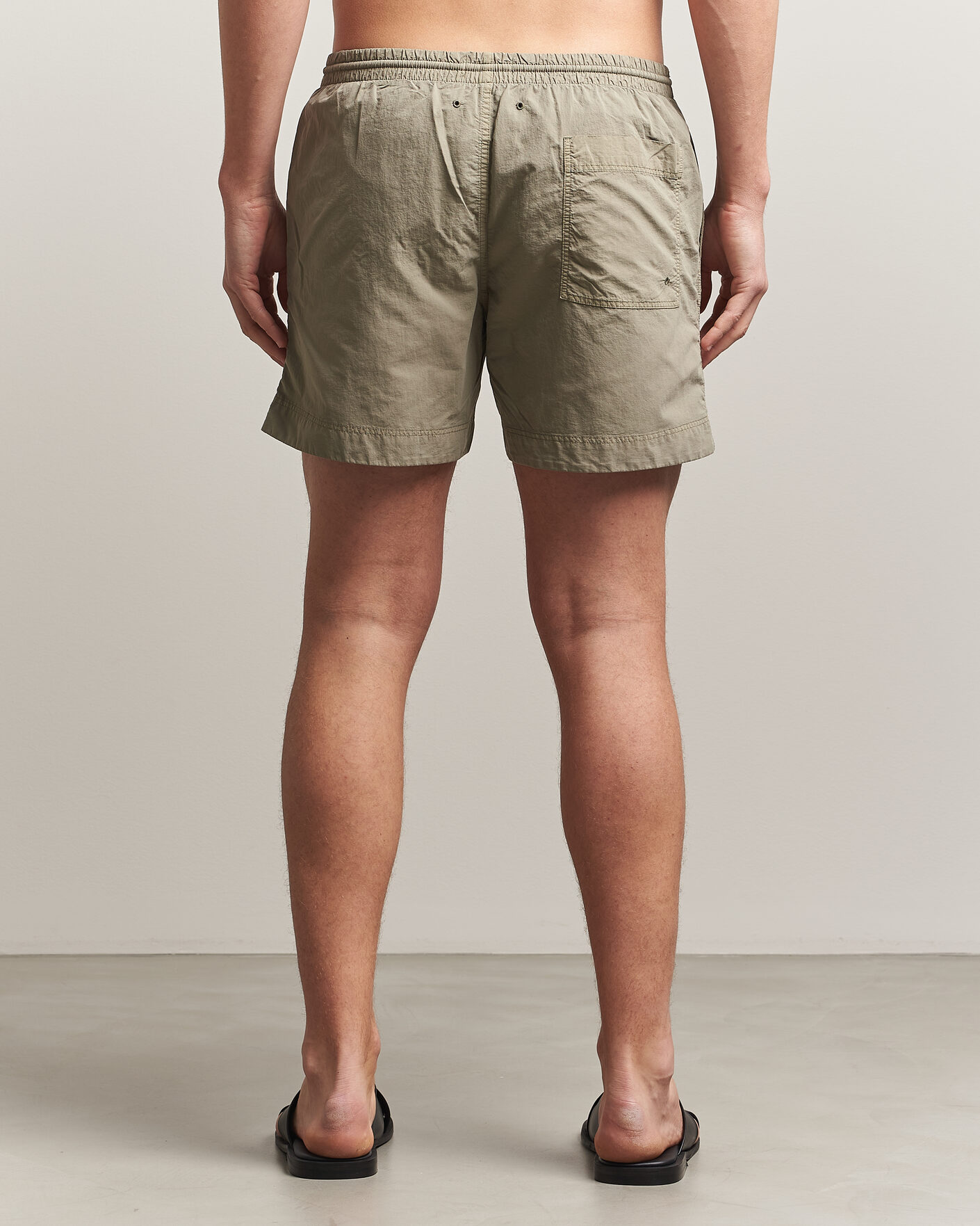 Heren | Zwembroek | Woolrich | Solid Garment Dyed Swimshorts Smokey Olive