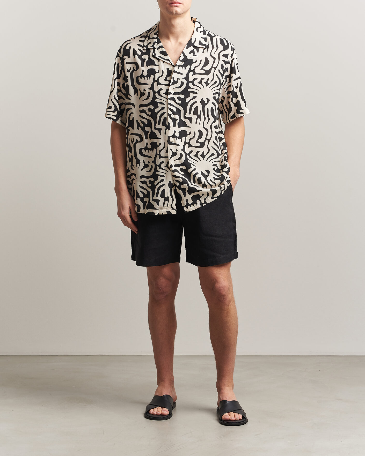Heren | Korte broek | OAS | Porto Linen Shorts Black