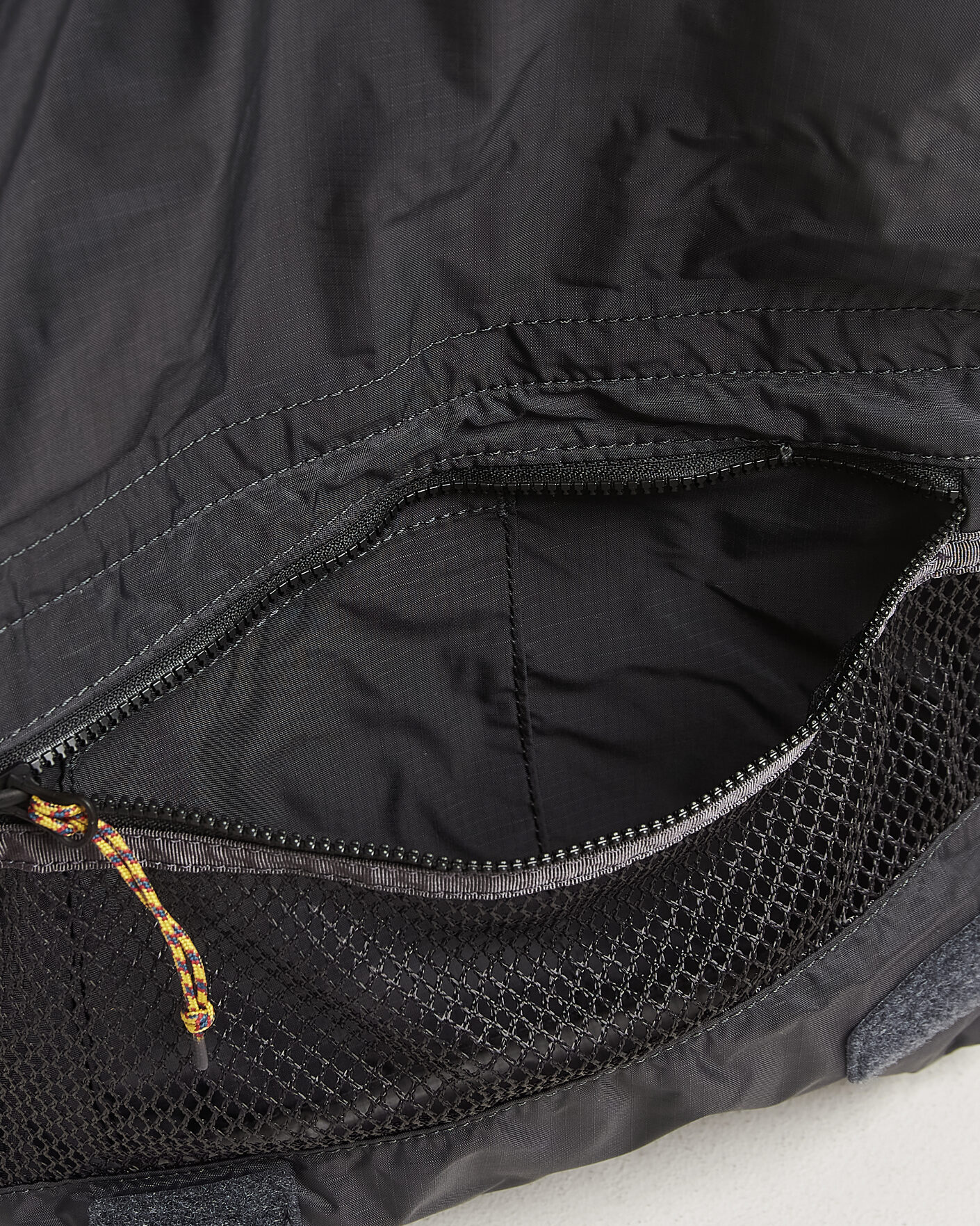 Heren | Tassen | Klättermusen | Algir Foldover Bag Raven