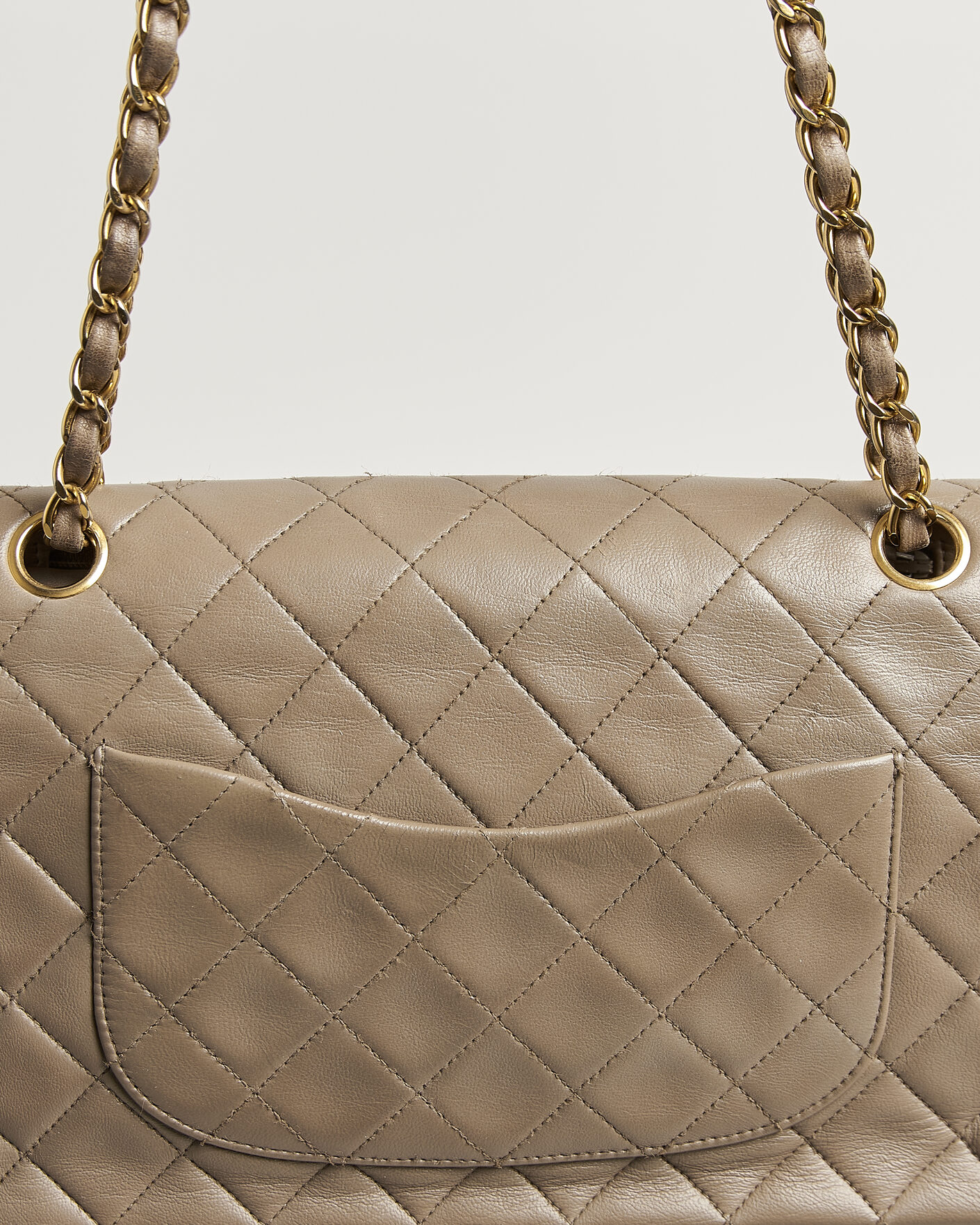 Heren | Pre-Owned & Vintage Bags | Chanel Pre-Owned | Classic Medium Double Flap Bag Lambskin Beige
