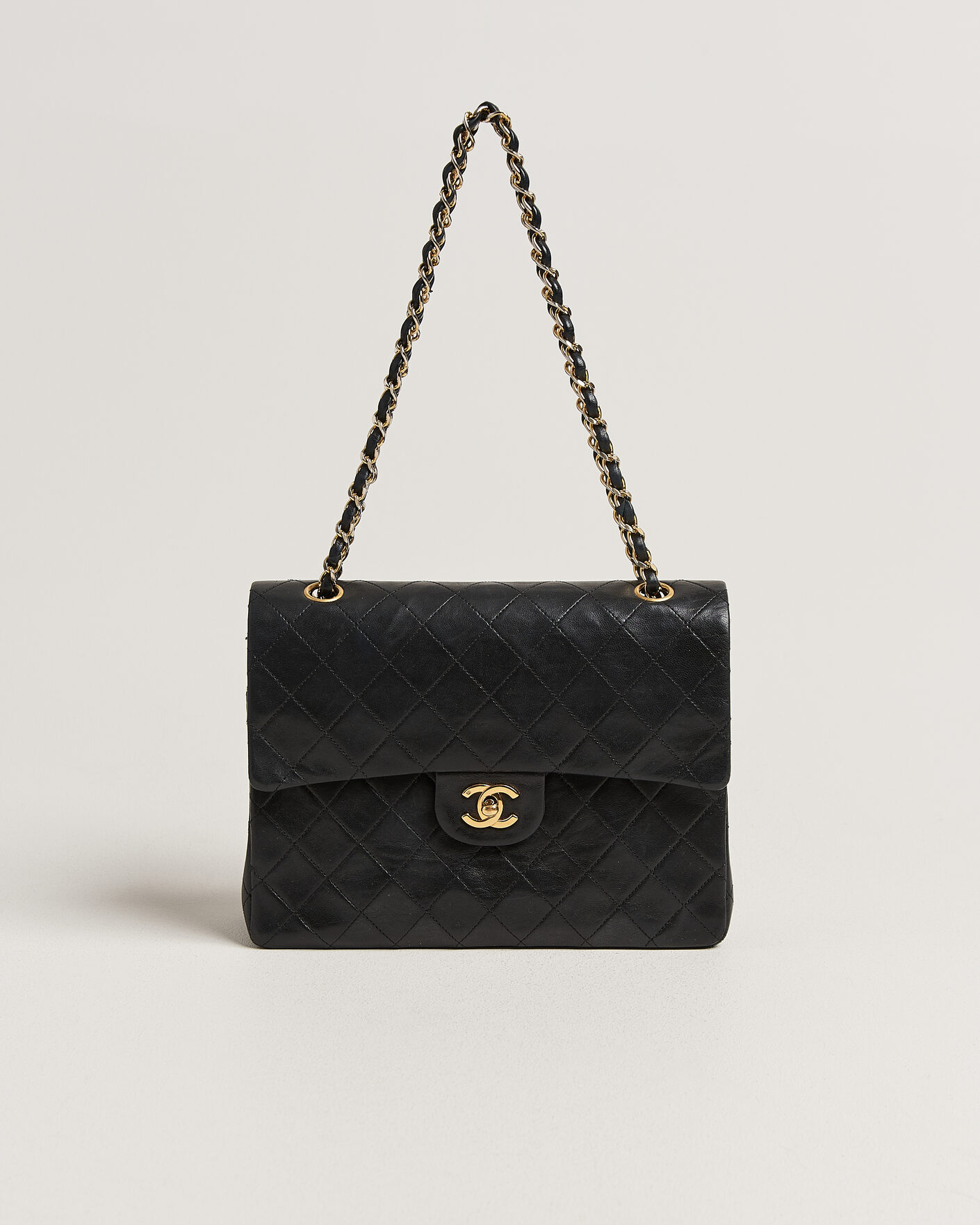 Heren | Pre-Owned & Vintage Bags | Chanel Pre-Owned | Classic Medium Square Double Flap Bag Lambskin Black