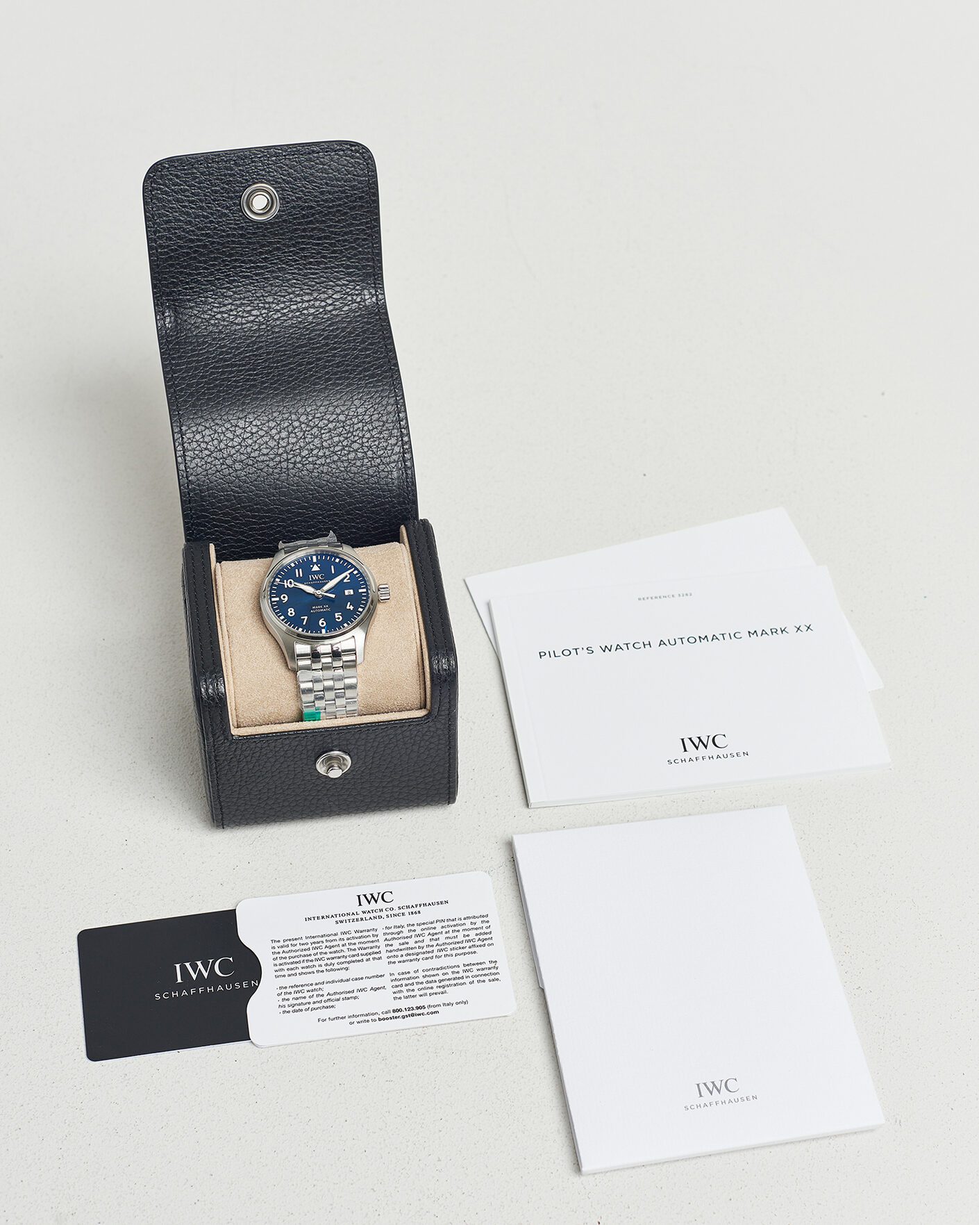 Heren | Pre-Owned & Vintage Watches | IWC Pre-Owned | Pilot's Watch Mark XX  