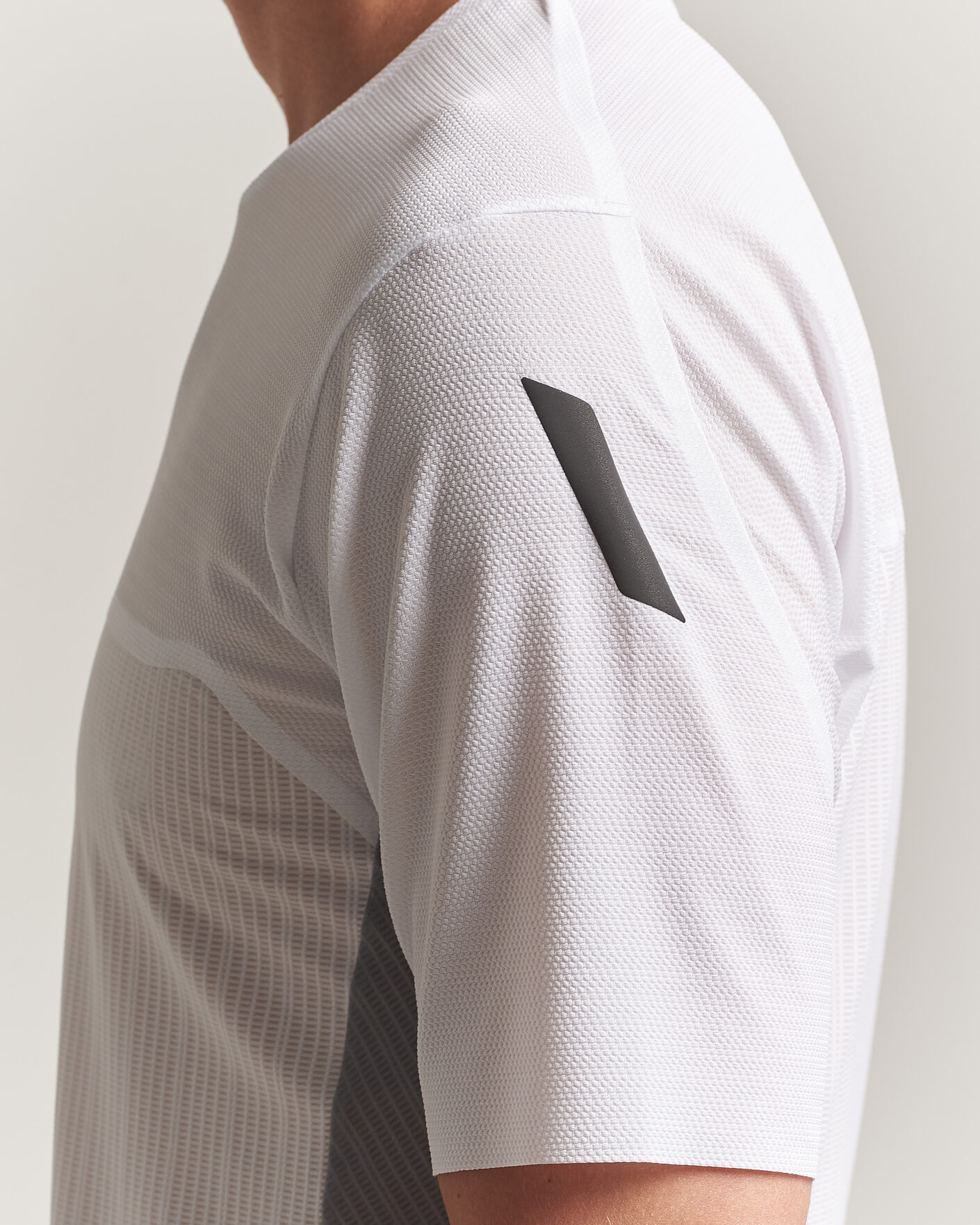 Heren | T-shirts | SOAR Running | Hot Weather Tee White/Silver