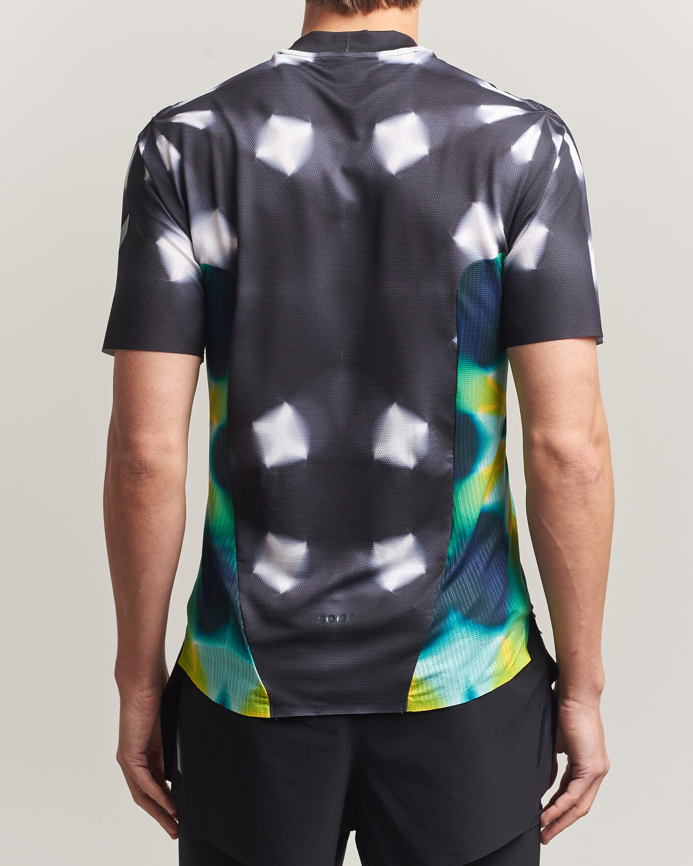 Heren | T-shirts | SOAR Running | Trail Race Top Black/Fade Grey