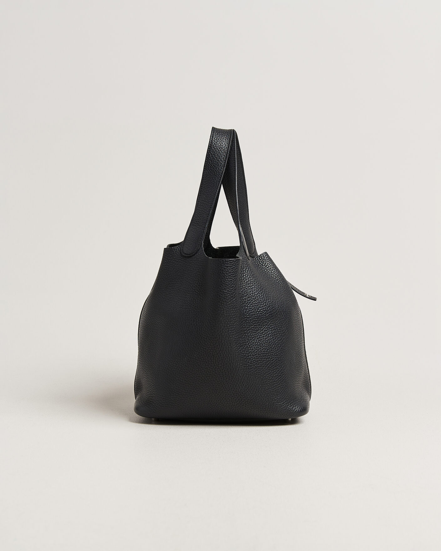 Heren | Pre-Owned & Vintage Bags | Hermès Pre-Owned | Picotin Lock 22 Taurillon Clemence Leather Black