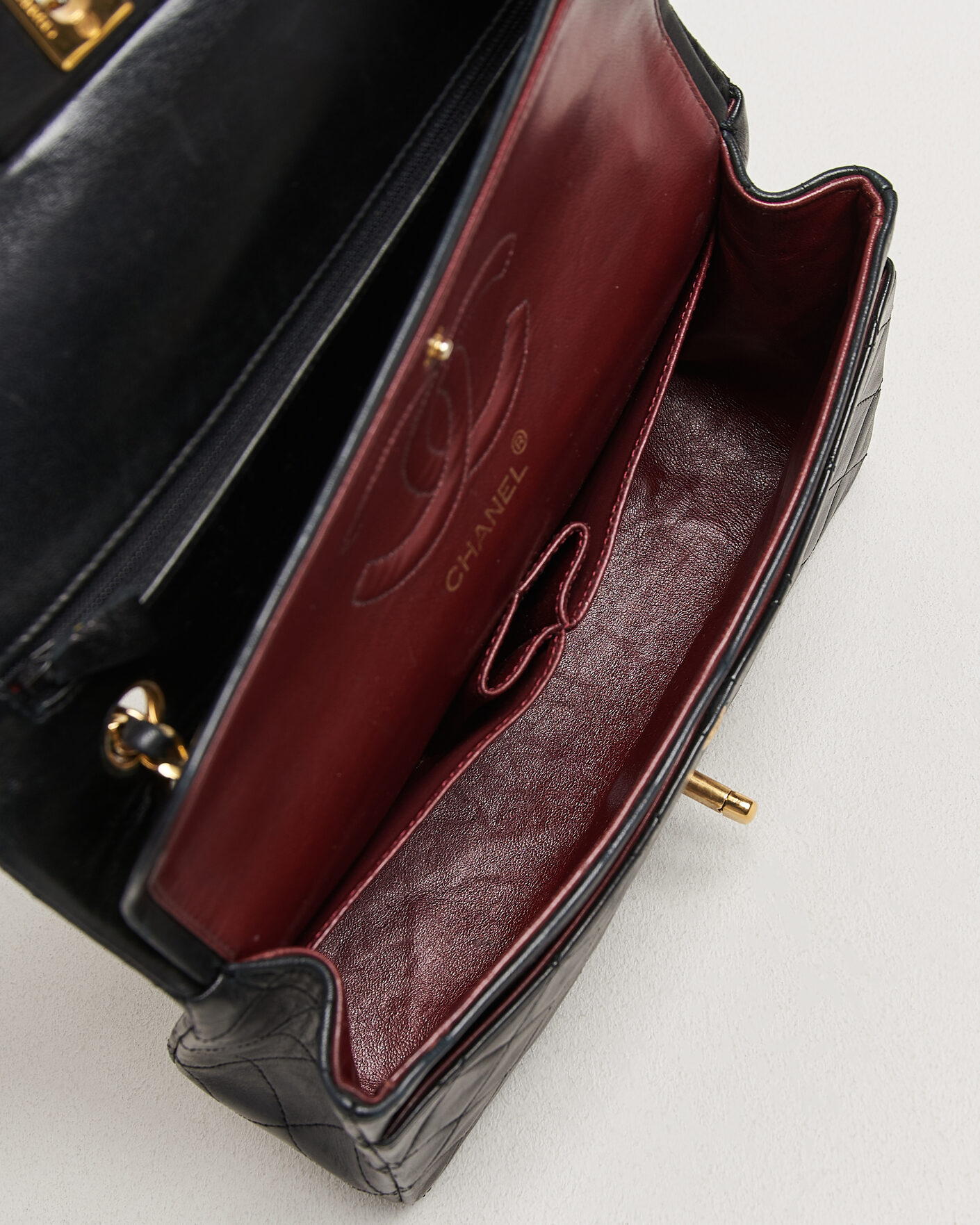 Heren | Pre-Owned & Vintage Bags | Chanel Pre-Owned | Classic Medium Double Flap Bag Lambskin Black