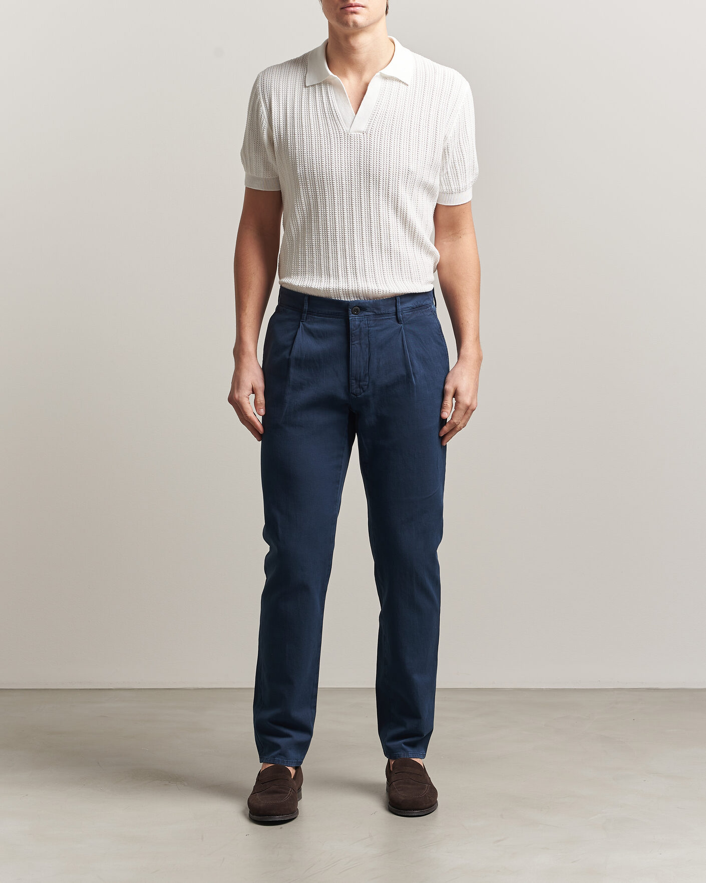 Heren | Broeken | Incotex | Tapered Fit Pleated Linen Slacks Navy