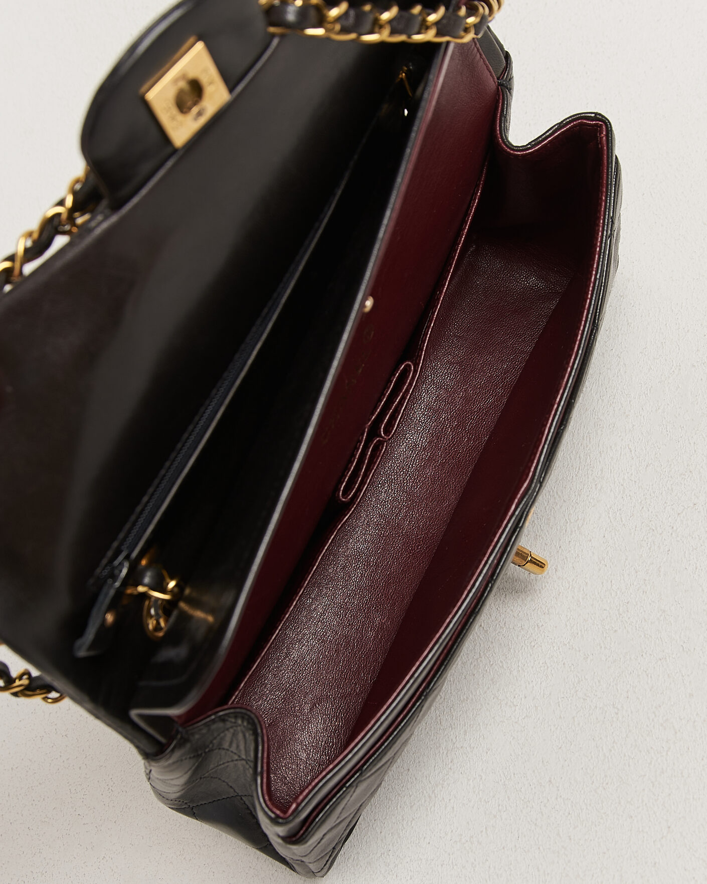 Heren | Pre-Owned & Vintage Bags | Chanel Pre-Owned | Classic Medium Double Flap Bag Lambskin Black