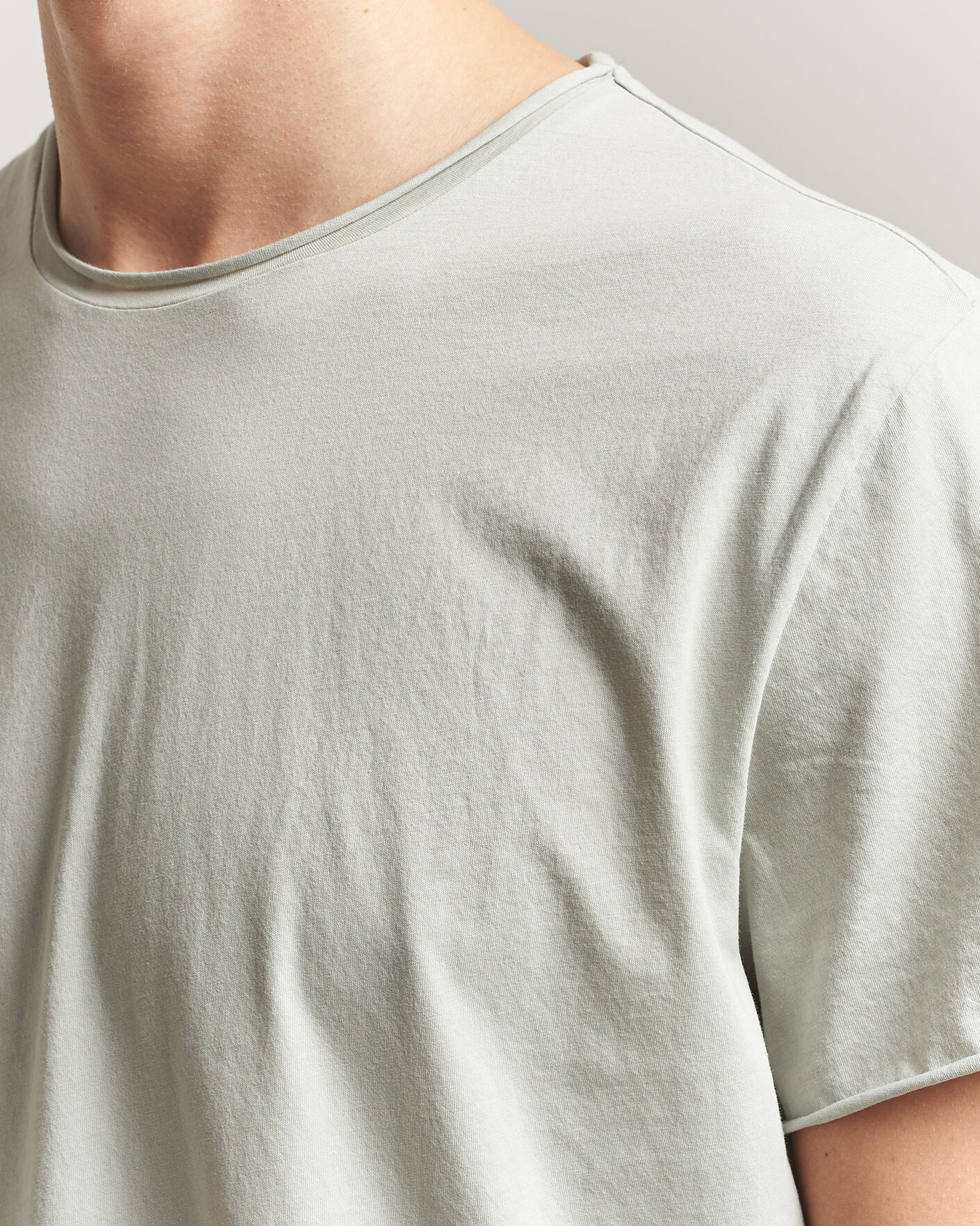 Heren | T-shirts | Filippa K | Roll Neck Crew Neck T-Shirt Silver Grey
