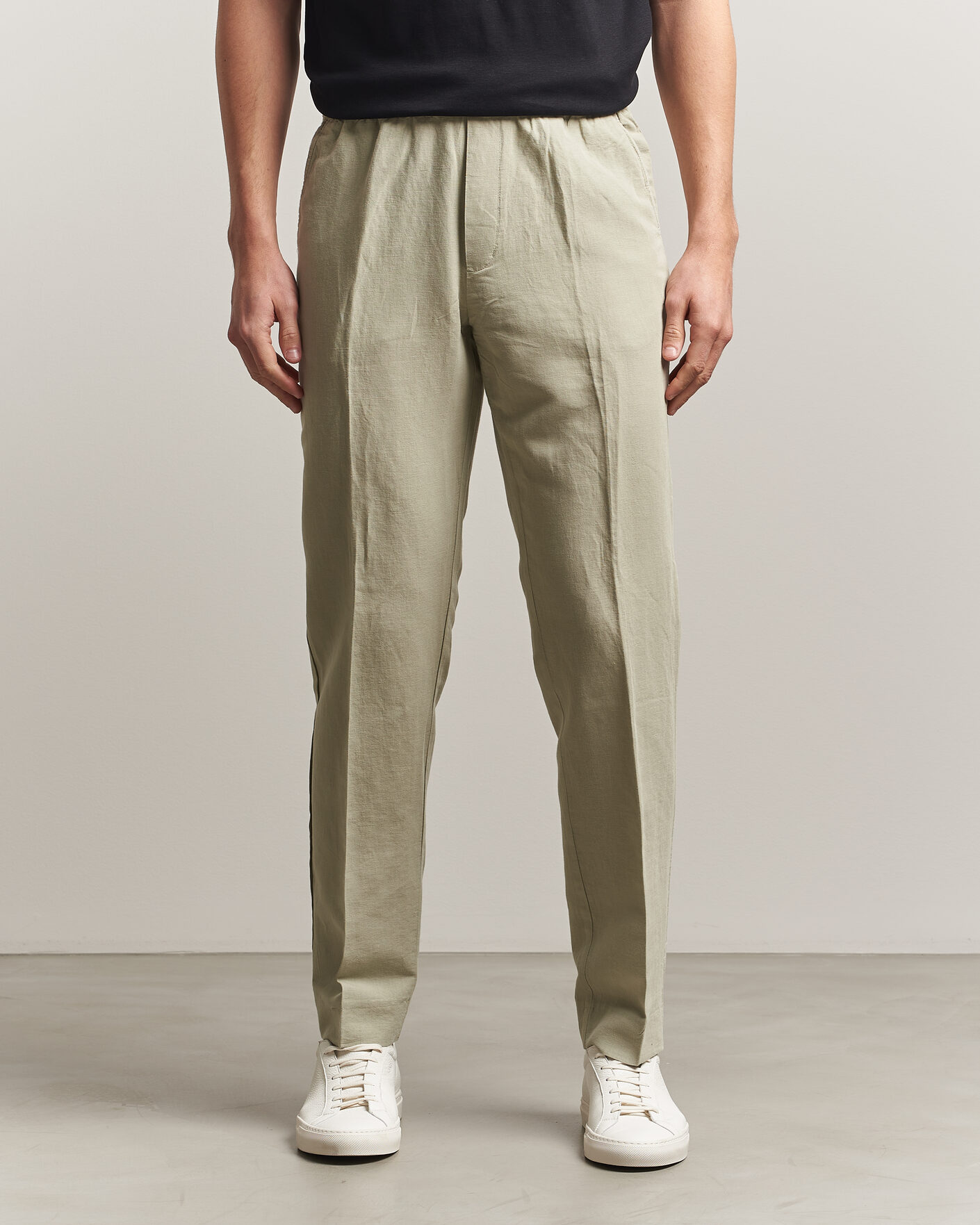 Heren | Broeken | Filippa K | Theo Relaxed Linen/Cotton Drawstring Trousers Light Green