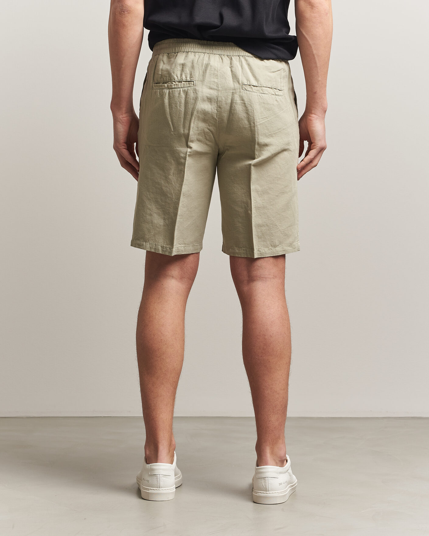 Heren | Korte broek | Filippa K | Theo Relaxed Linen/Cotton Drawstring Shorts Light Green