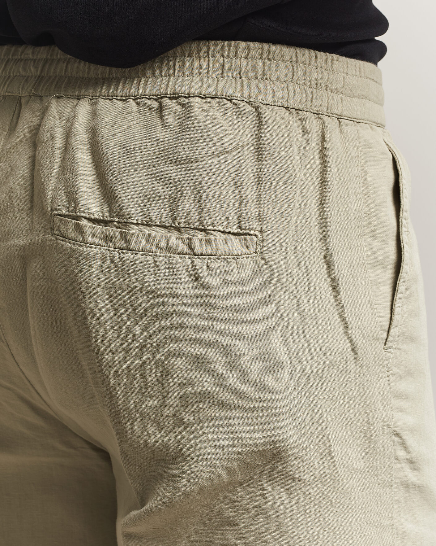 Heren | Korte broek | Filippa K | Theo Relaxed Linen/Cotton Drawstring Shorts Light Green