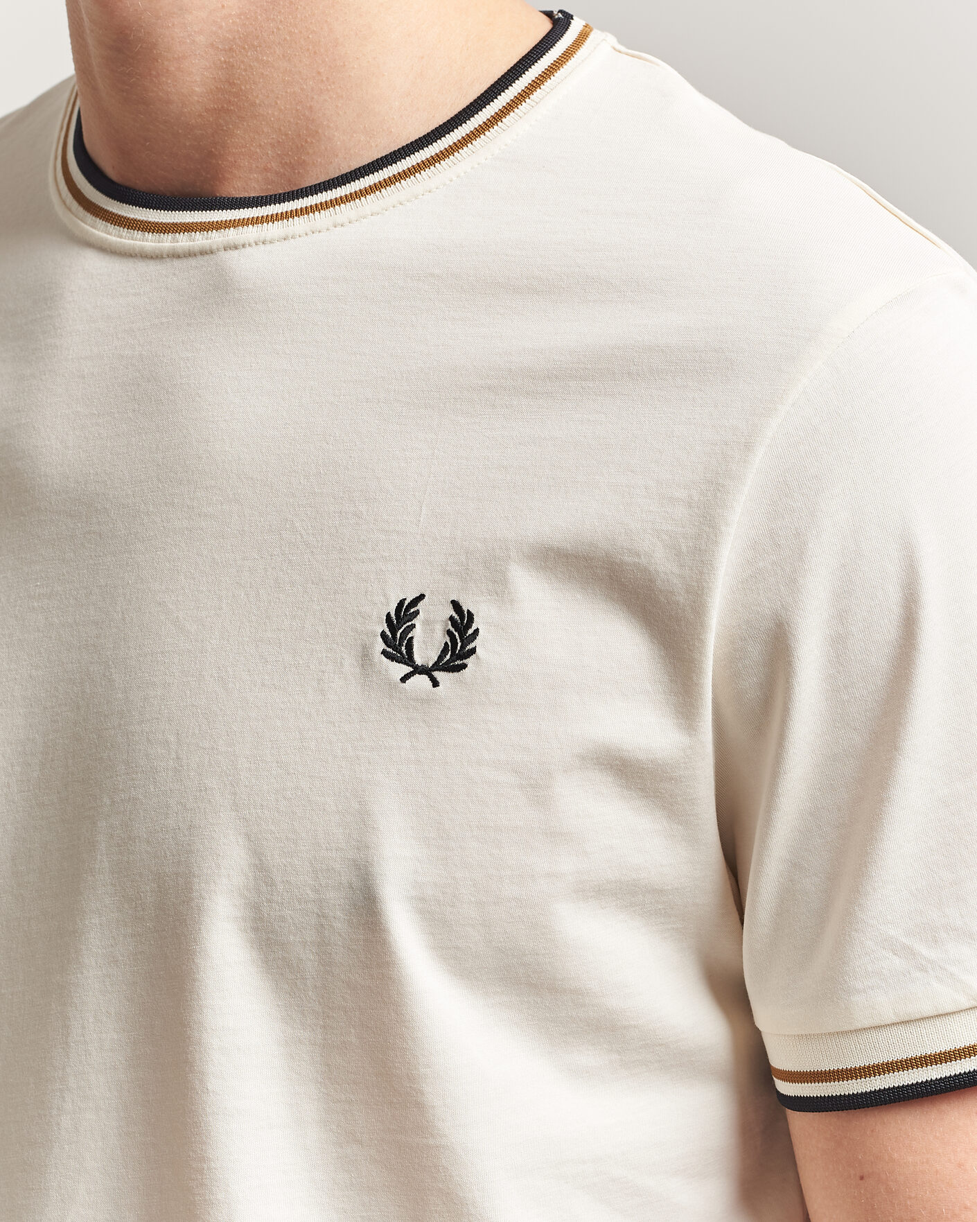Heren | T-shirts | Fred Perry | Twin Tipped T-Shirt Ecru