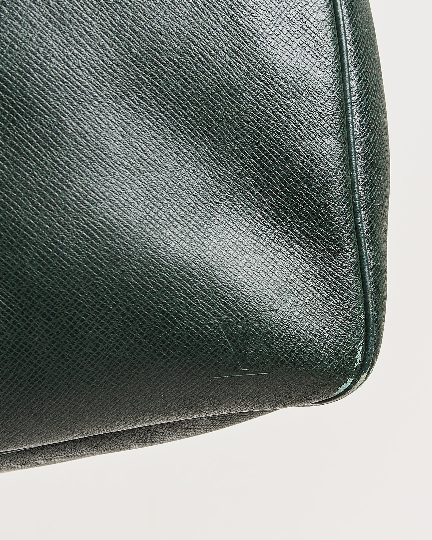 Heren | Pre-Owned & Vintage Bags | Louis Vuitton Pre-Owned | Taiga Kendall Weekend Bag GM Green