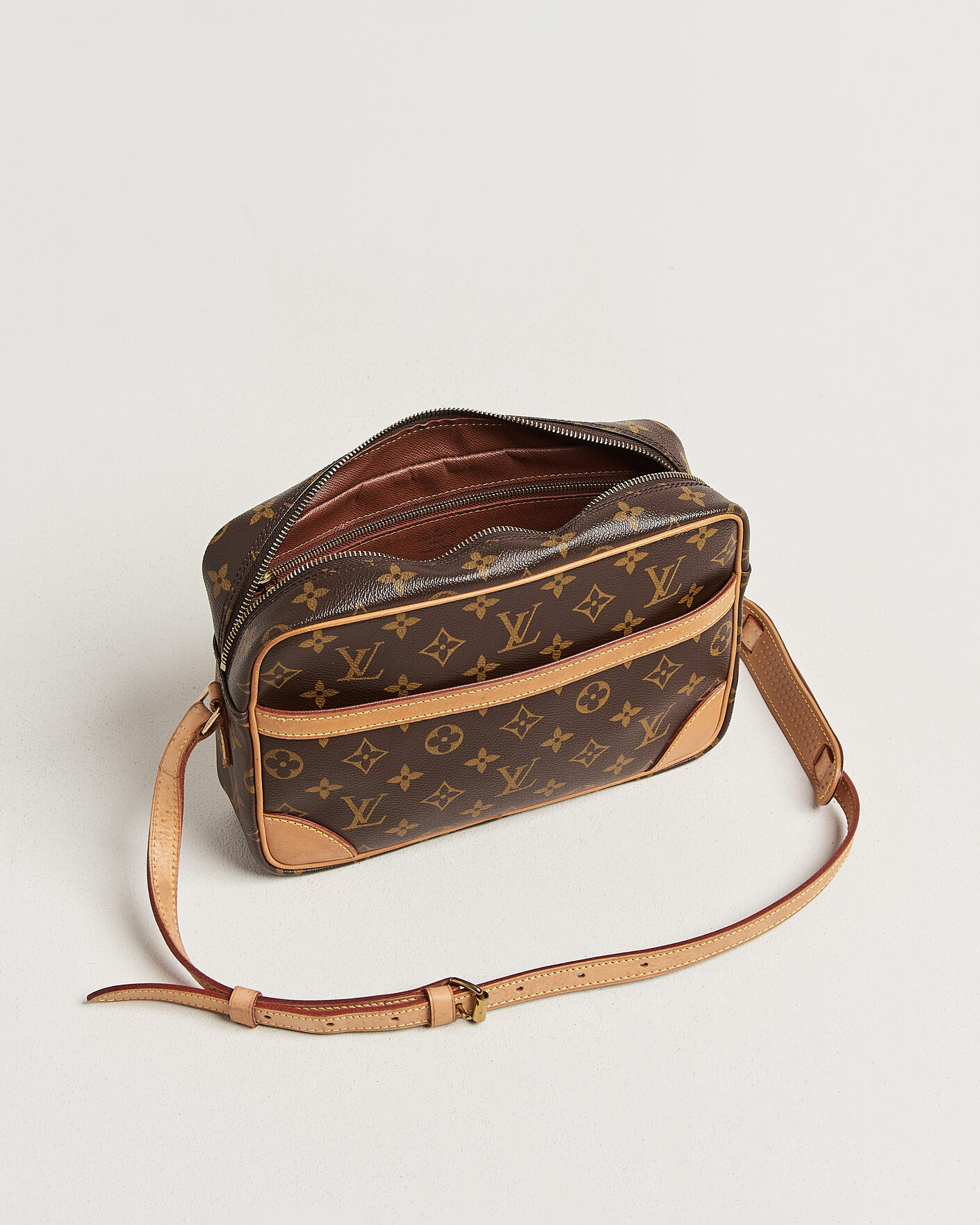 Heren | Pre-Owned & Vintage Bags | Louis Vuitton Pre-Owned | Trocadero 27 Bag Monogram