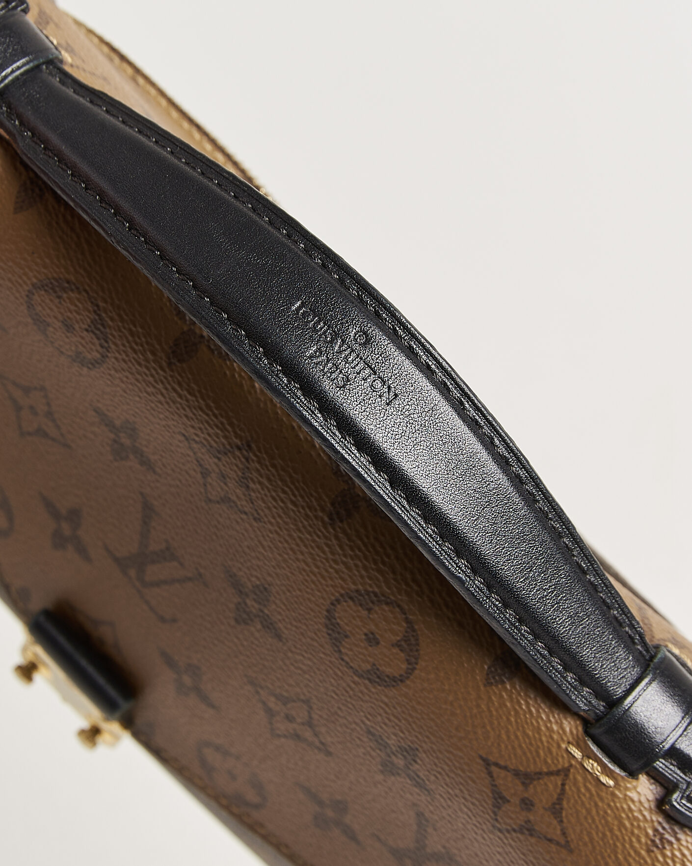 Heren | Pre-Owned & Vintage Bags | Louis Vuitton Pre-Owned | Pochette Métis Reverse Monogram