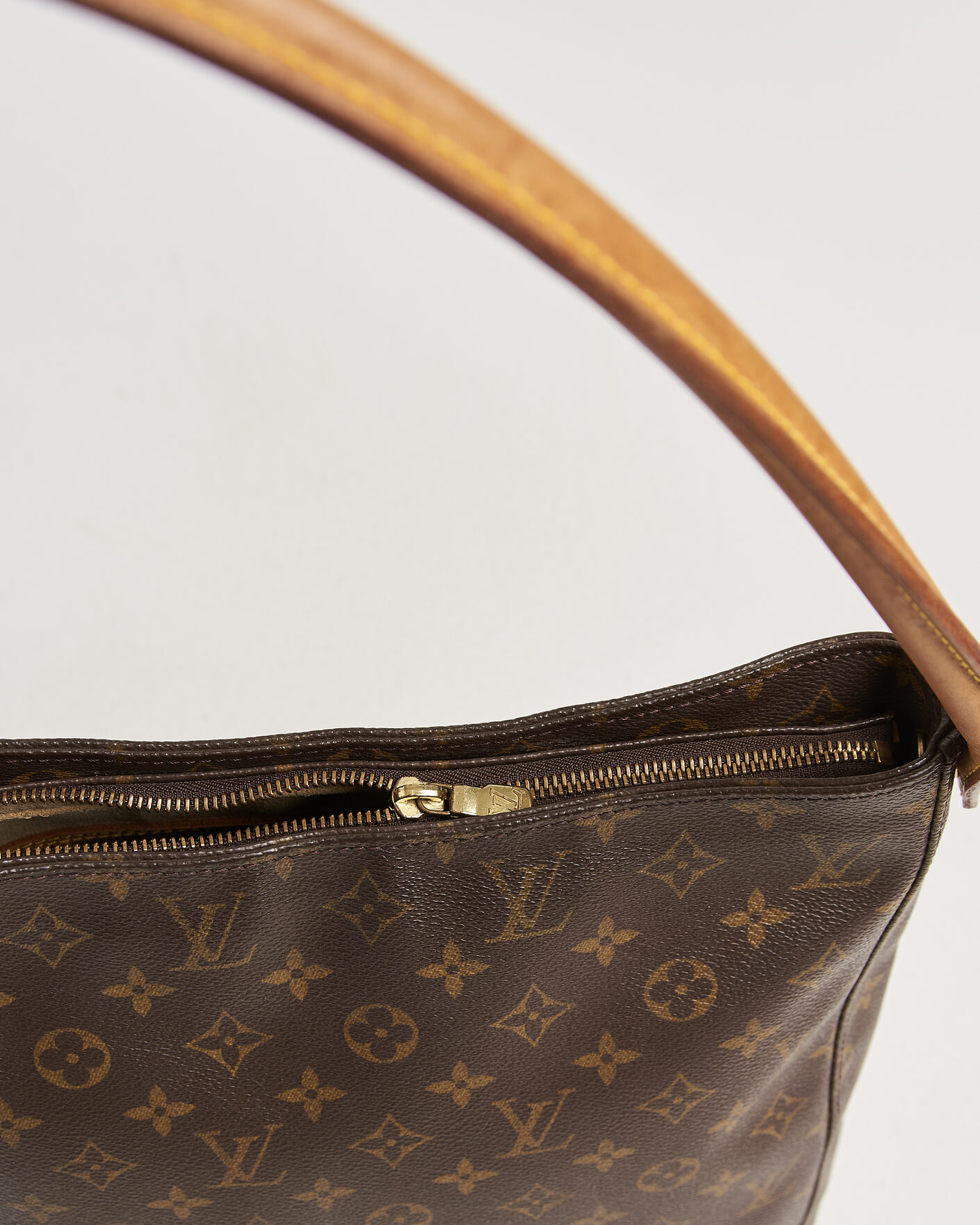 Heren | Pre-Owned & Vintage Bags | Louis Vuitton Pre-Owned | Looping Handbag GM Monogram