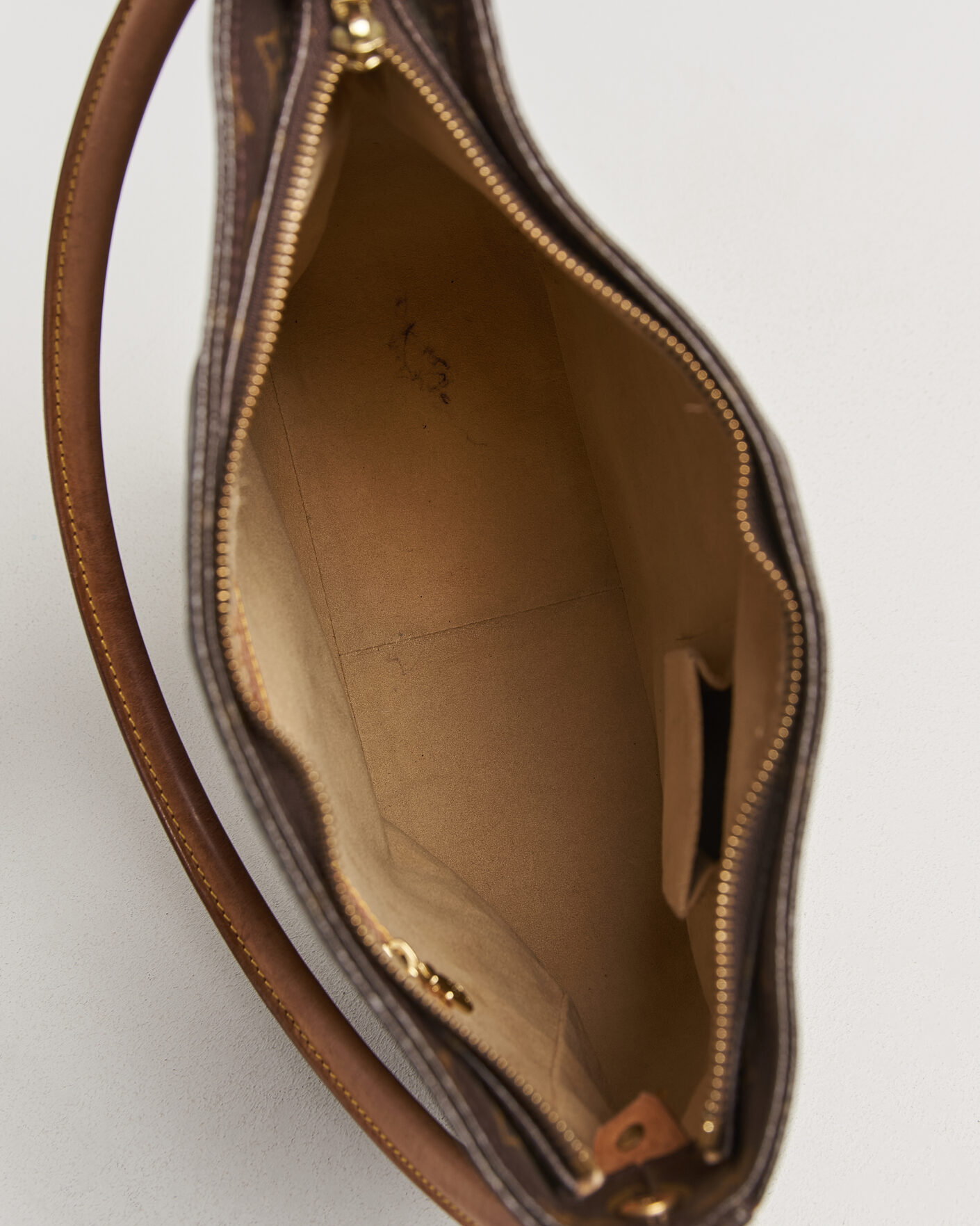 Heren | Pre-Owned & Vintage Bags | Louis Vuitton Pre-Owned | Looping Handbag GM Monogram