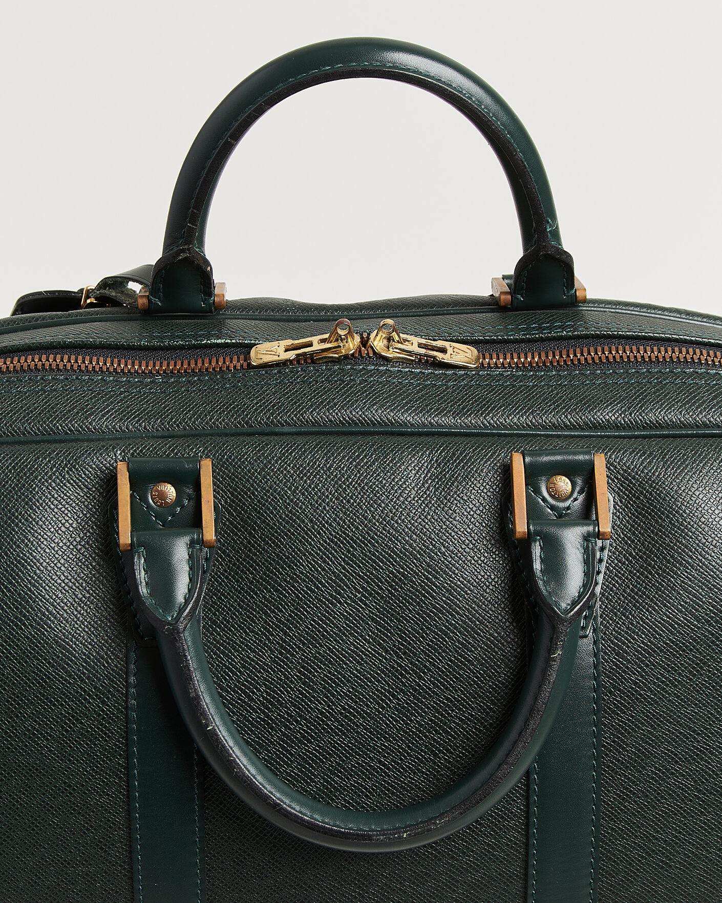 Heren | Pre-Owned & Vintage Bags | Louis Vuitton Pre-Owned | Taiga Kendall GM Bag Green