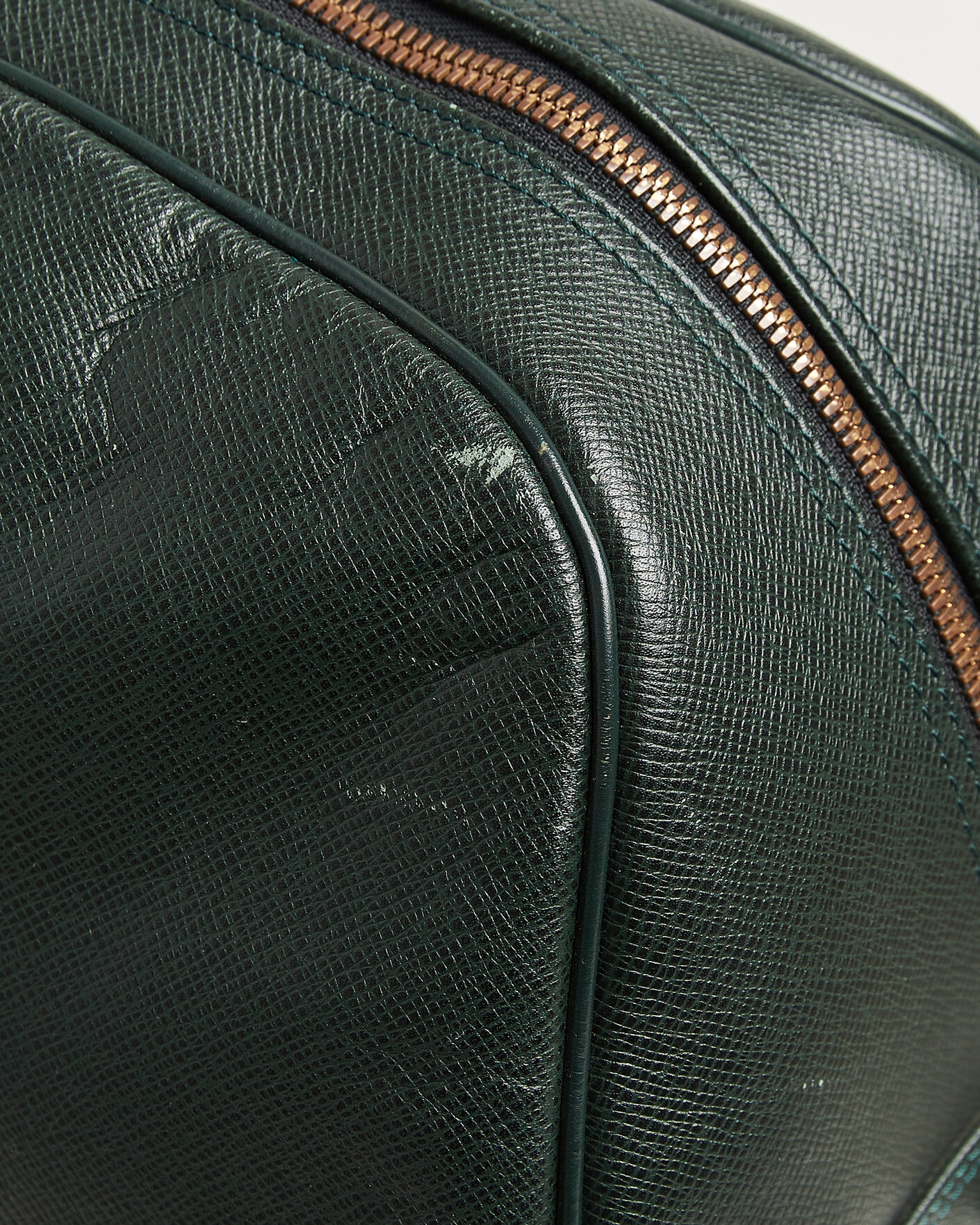 Heren | Pre-Owned & Vintage Bags | Louis Vuitton Pre-Owned | Taiga Kendall GM Bag Green