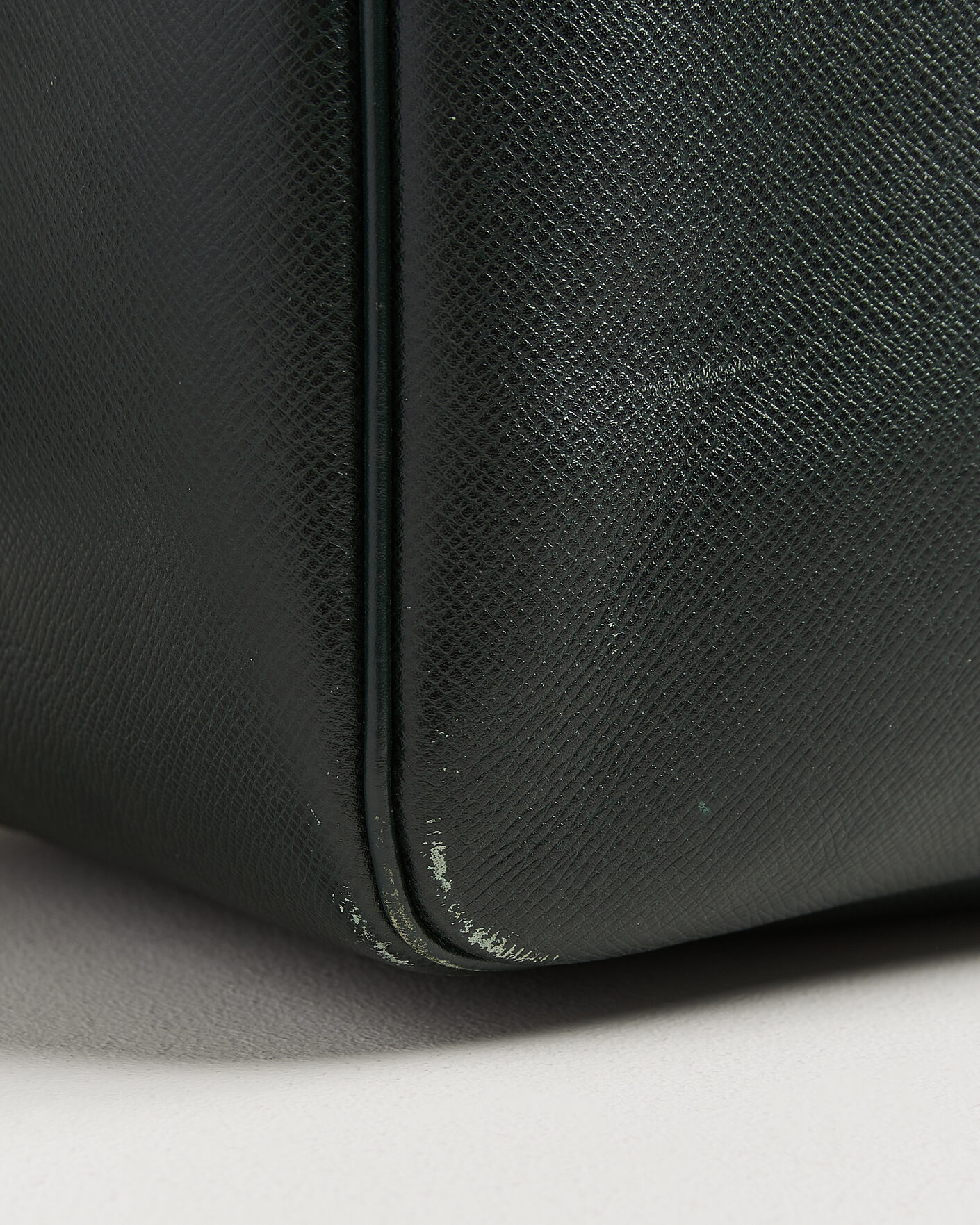 Heren | Pre-Owned & Vintage Bags | Louis Vuitton Pre-Owned | Taiga Kendall GM Bag Green