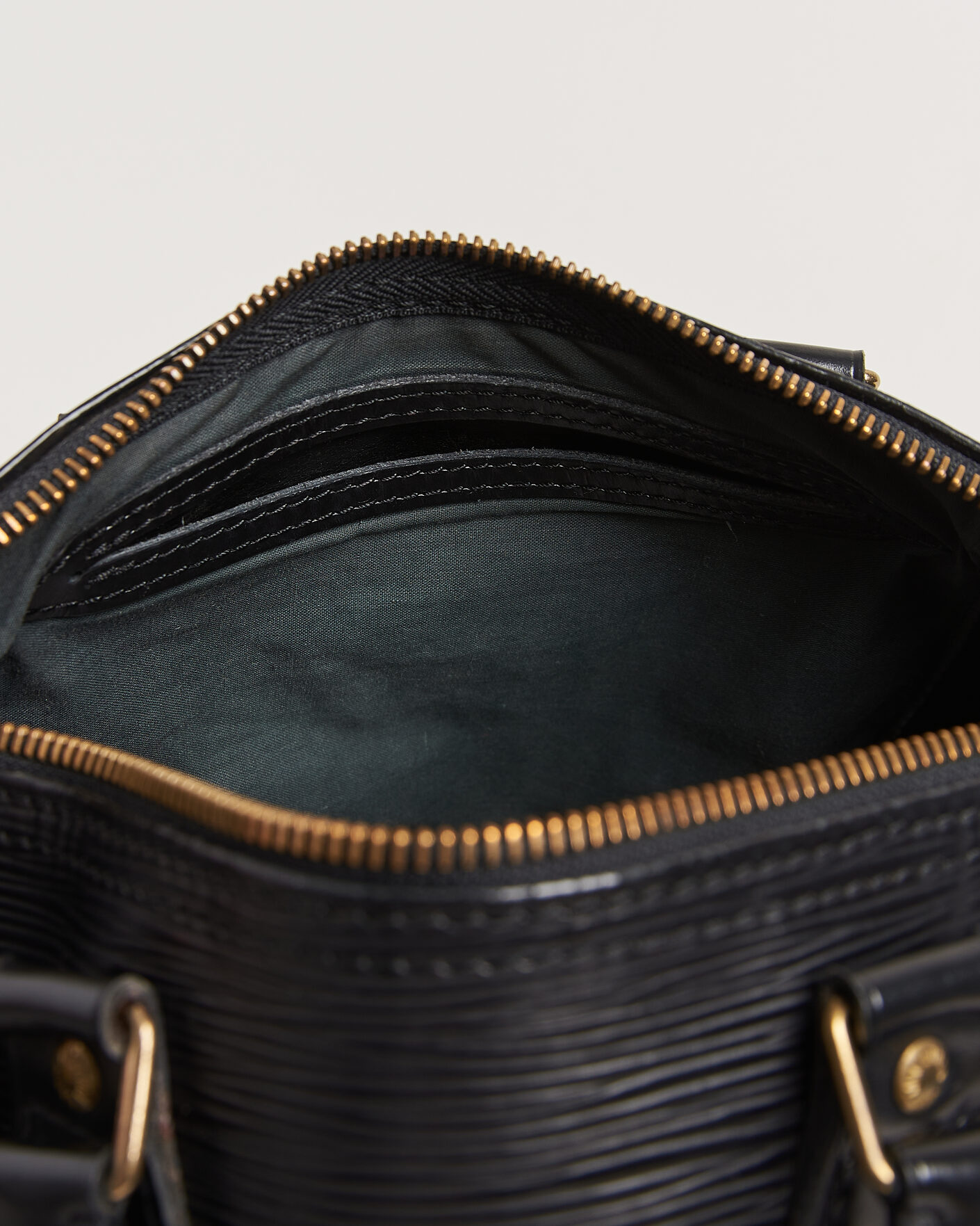 Heren | Pre-Owned & Vintage Bags | Louis Vuitton Pre-Owned | Speedy Epi Leather 25 Black