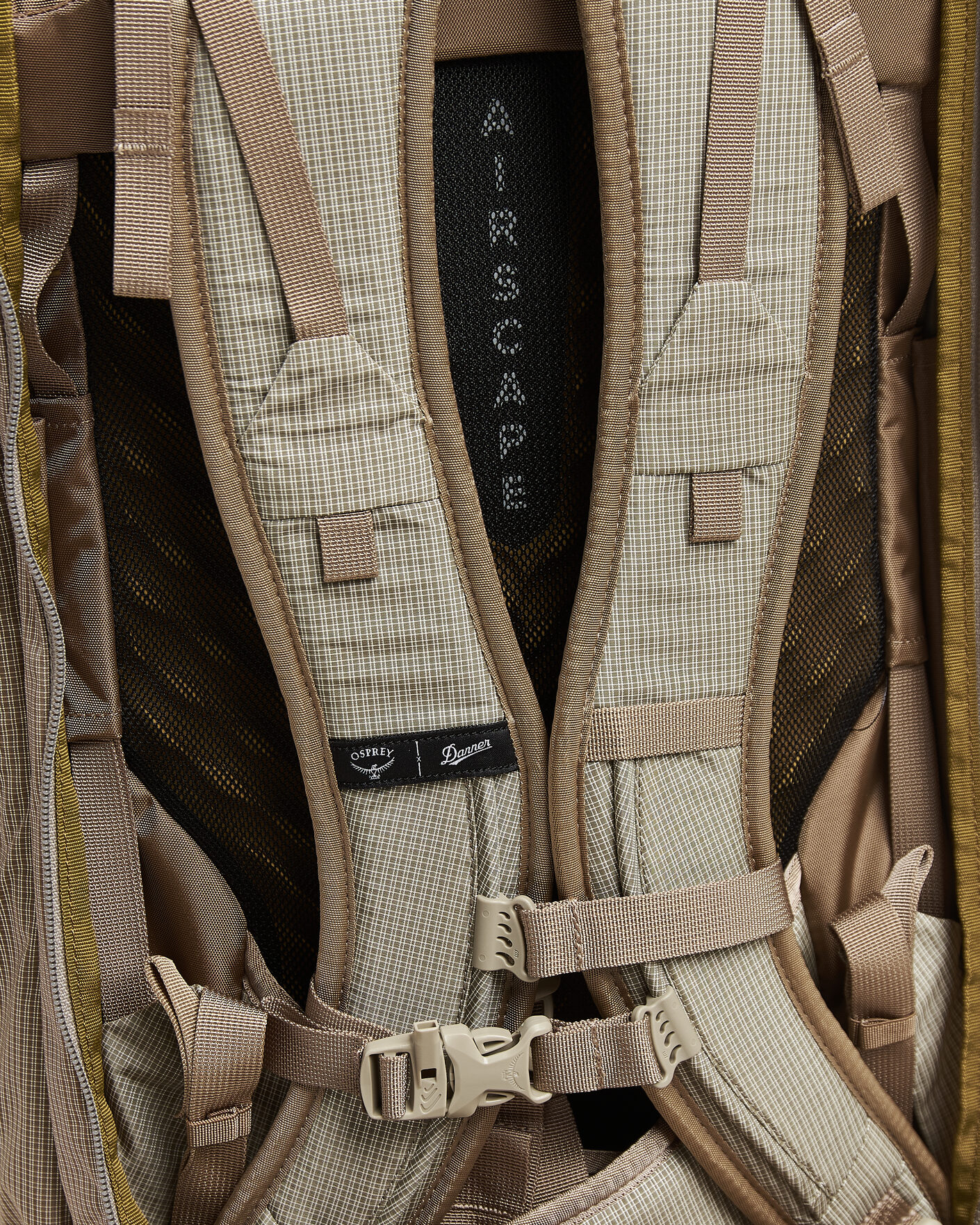 Heren | Tassen | Osprey | X Danner Farpoint 40 Sawdust - Latte Brown