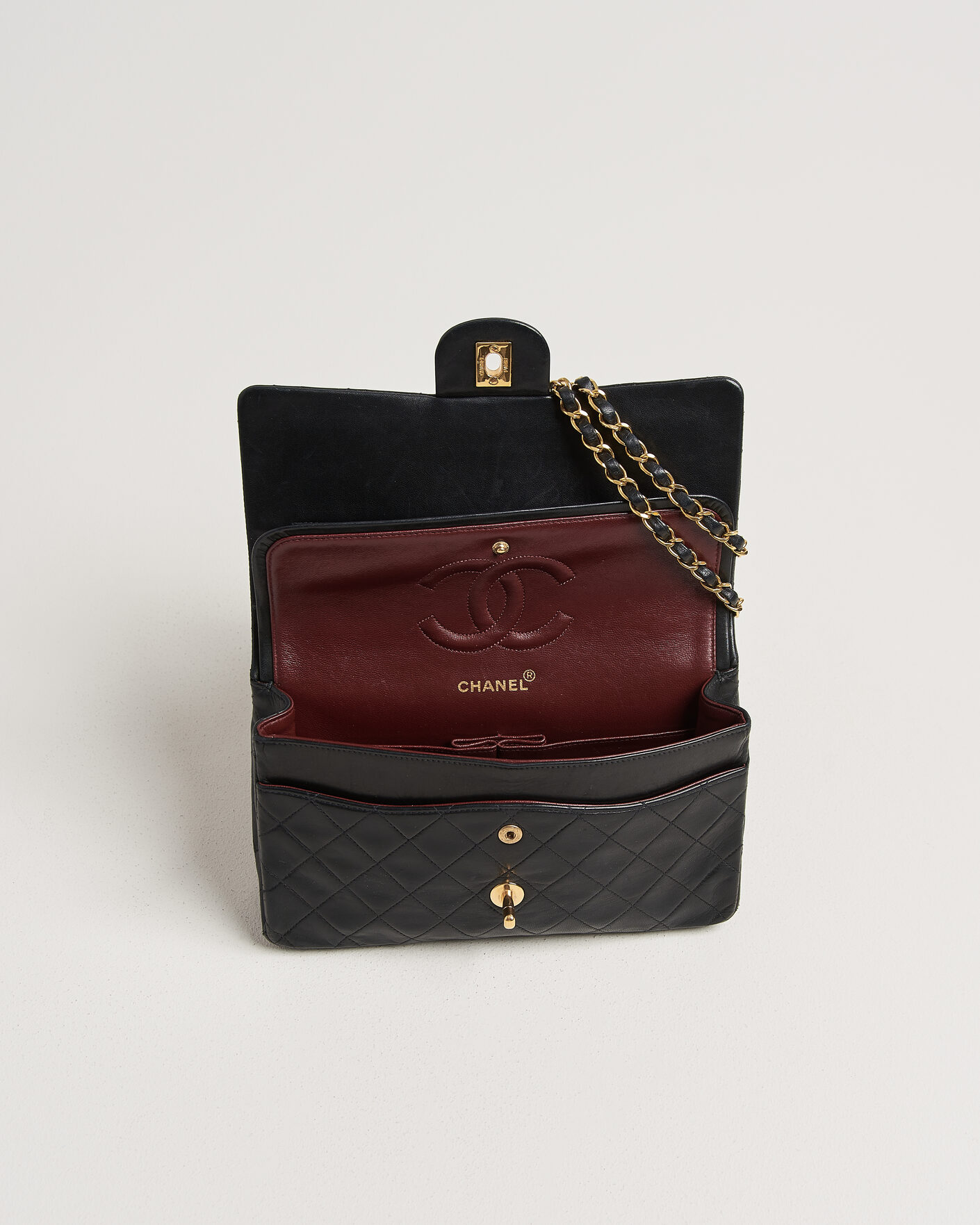 Heren | Pre-Owned & Vintage Bags | Chanel Pre-Owned | Classic Medium Double Flap Bag Black