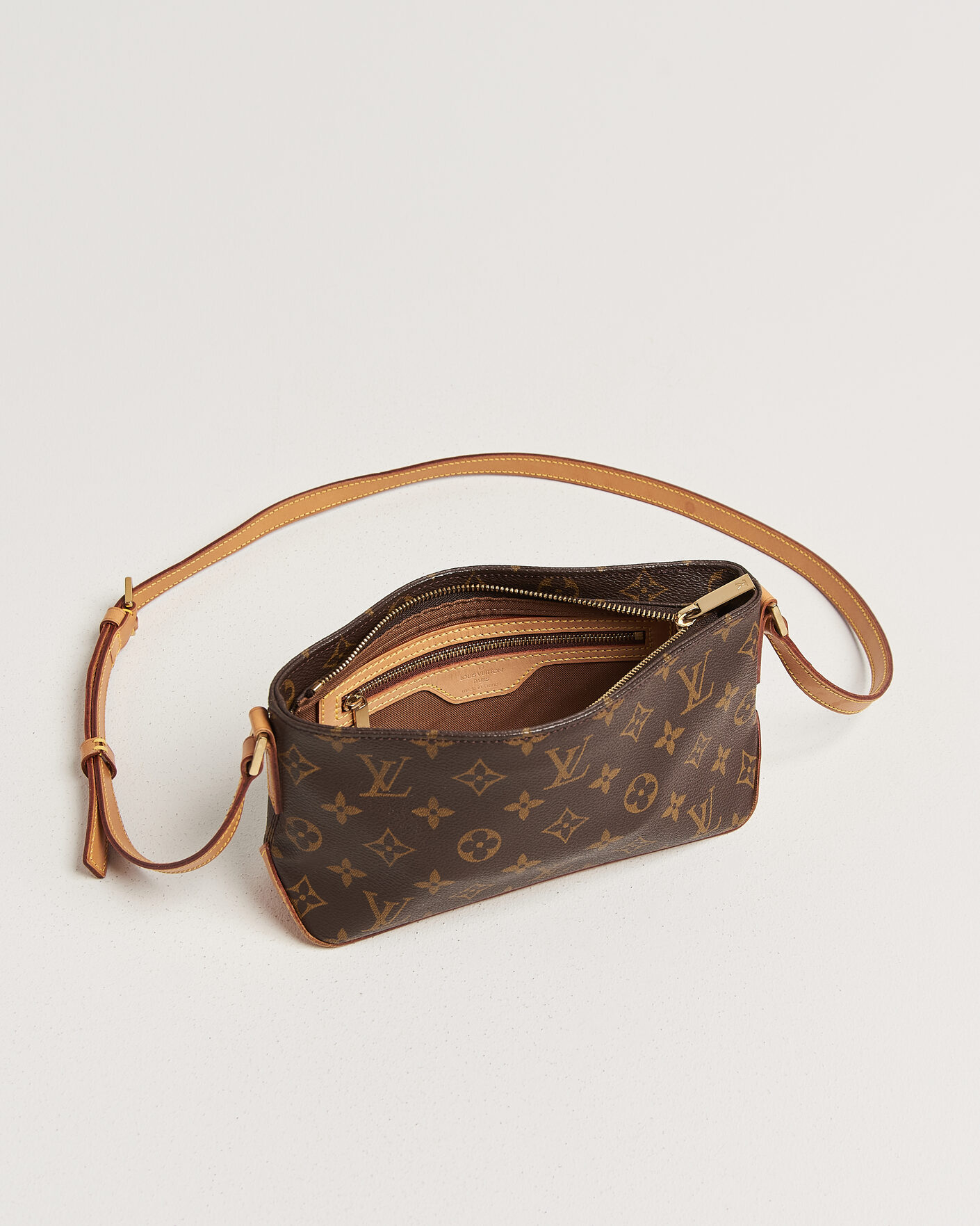 Heren | Pre-Owned & Vintage Bags | Louis Vuitton Pre-Owned | Trotteur Crossbody Bag Monogram