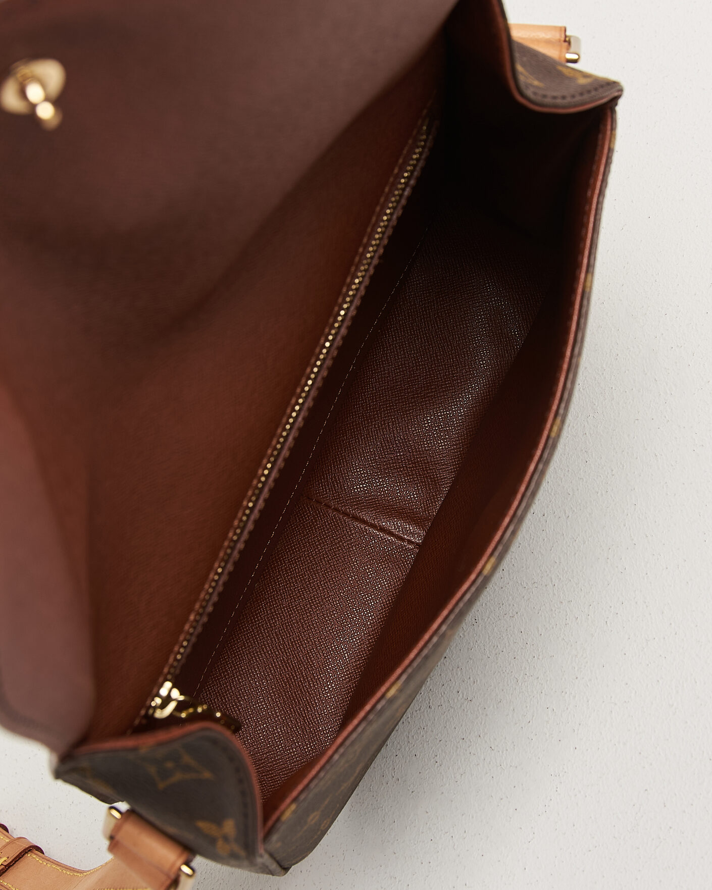 Heren | Pre-Owned & Vintage Bags | Louis Vuitton Pre-Owned | Saint Cloud GM Bag Monogram