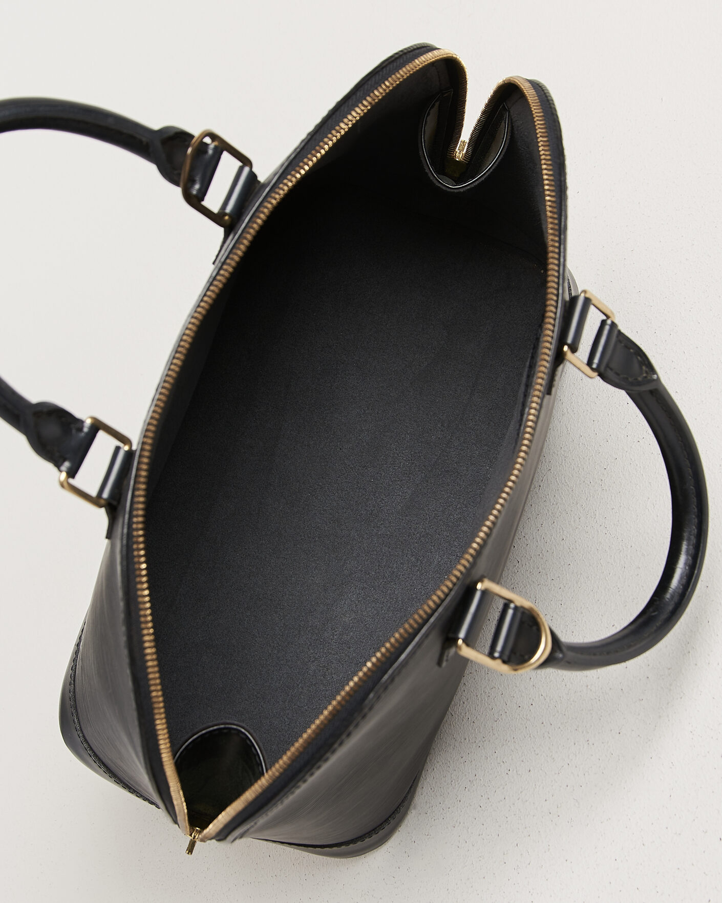 Heren | Pre-Owned & Vintage Bags | Louis Vuitton Pre-Owned | Alma PM Bag Epi Leather Black